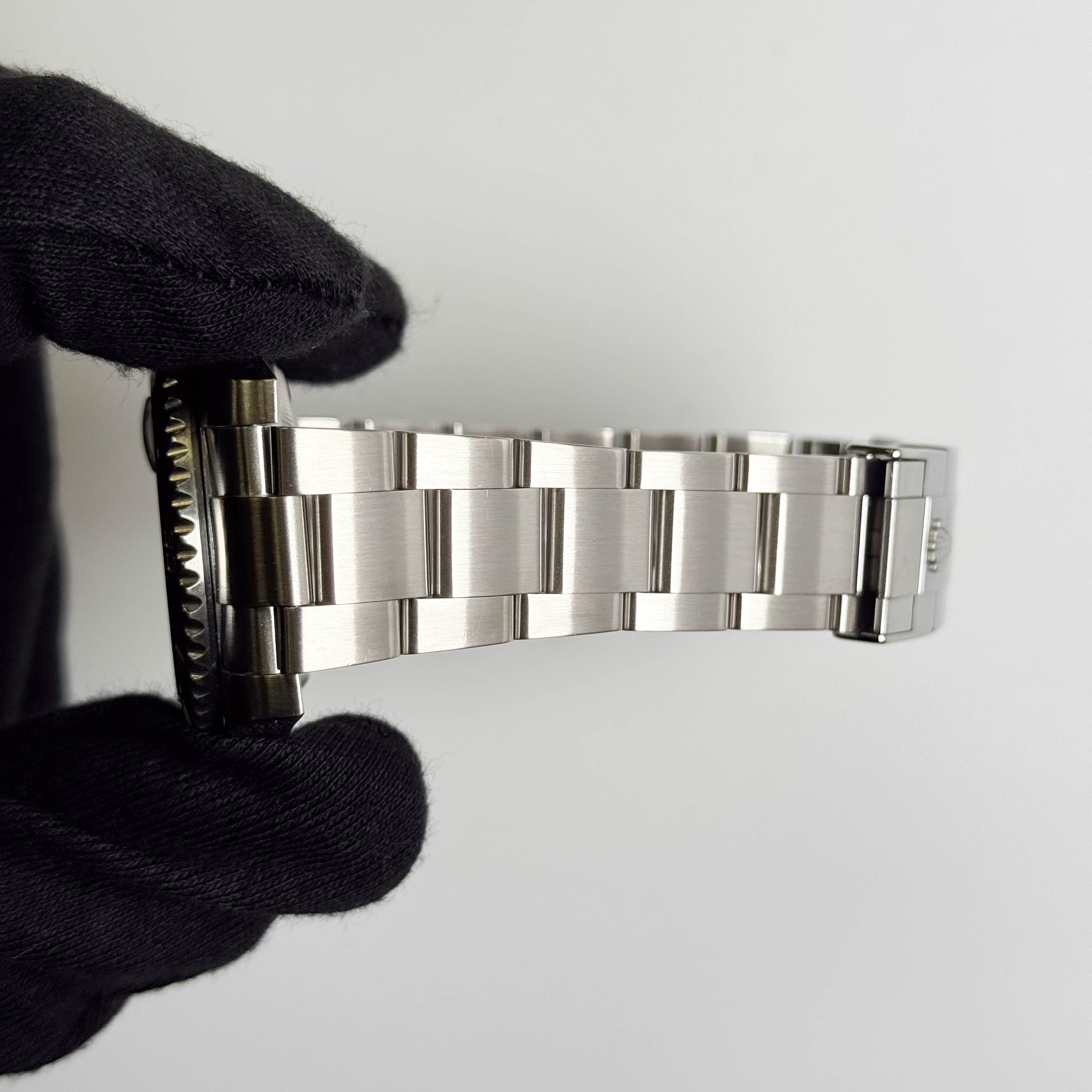 Rolex Submariner 40mm Black Dial Watch Ref# 116610