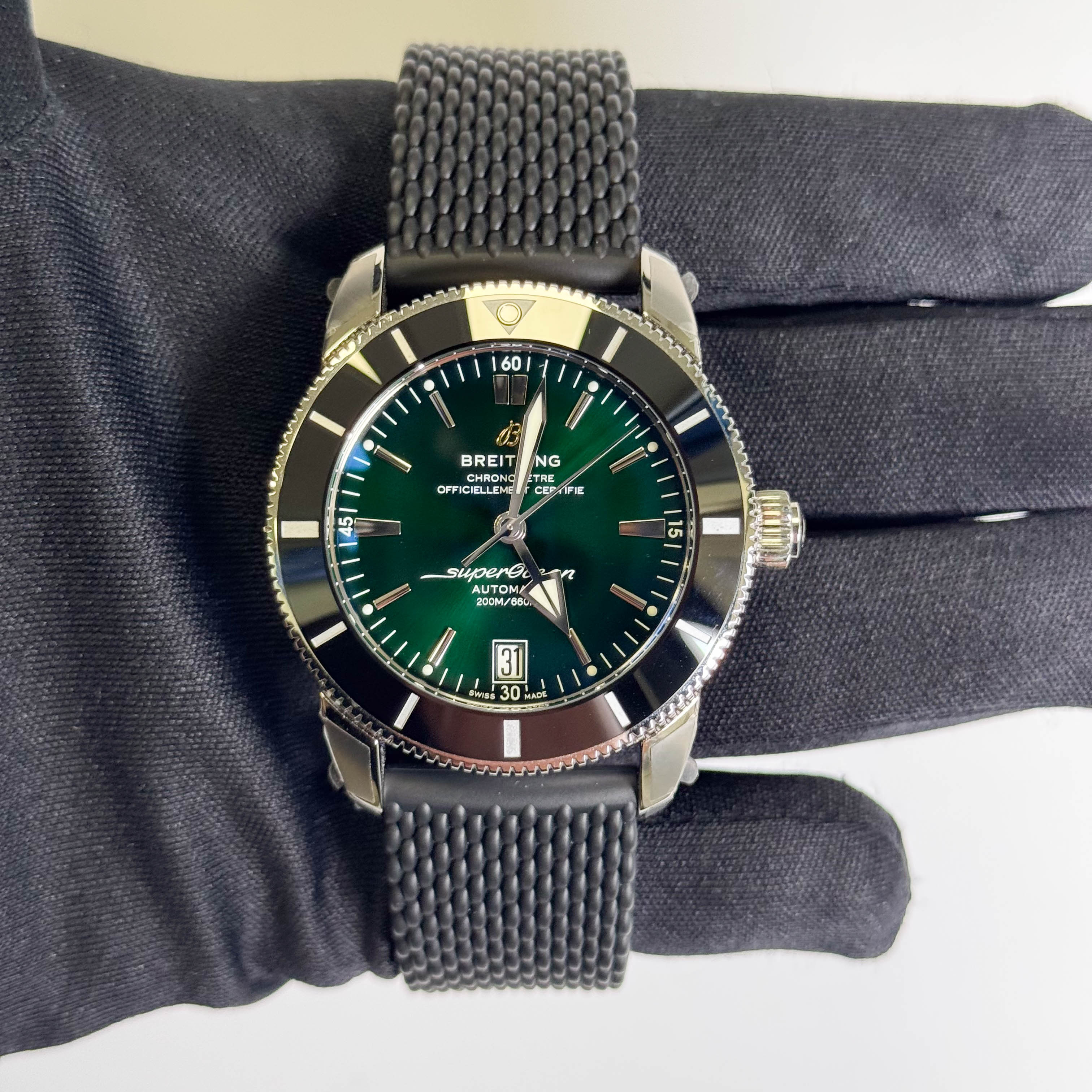 Breitling Superocean Heritage B20 Automatic 42mm Dark Green Dial Watch Ref# AB2010121L1S1