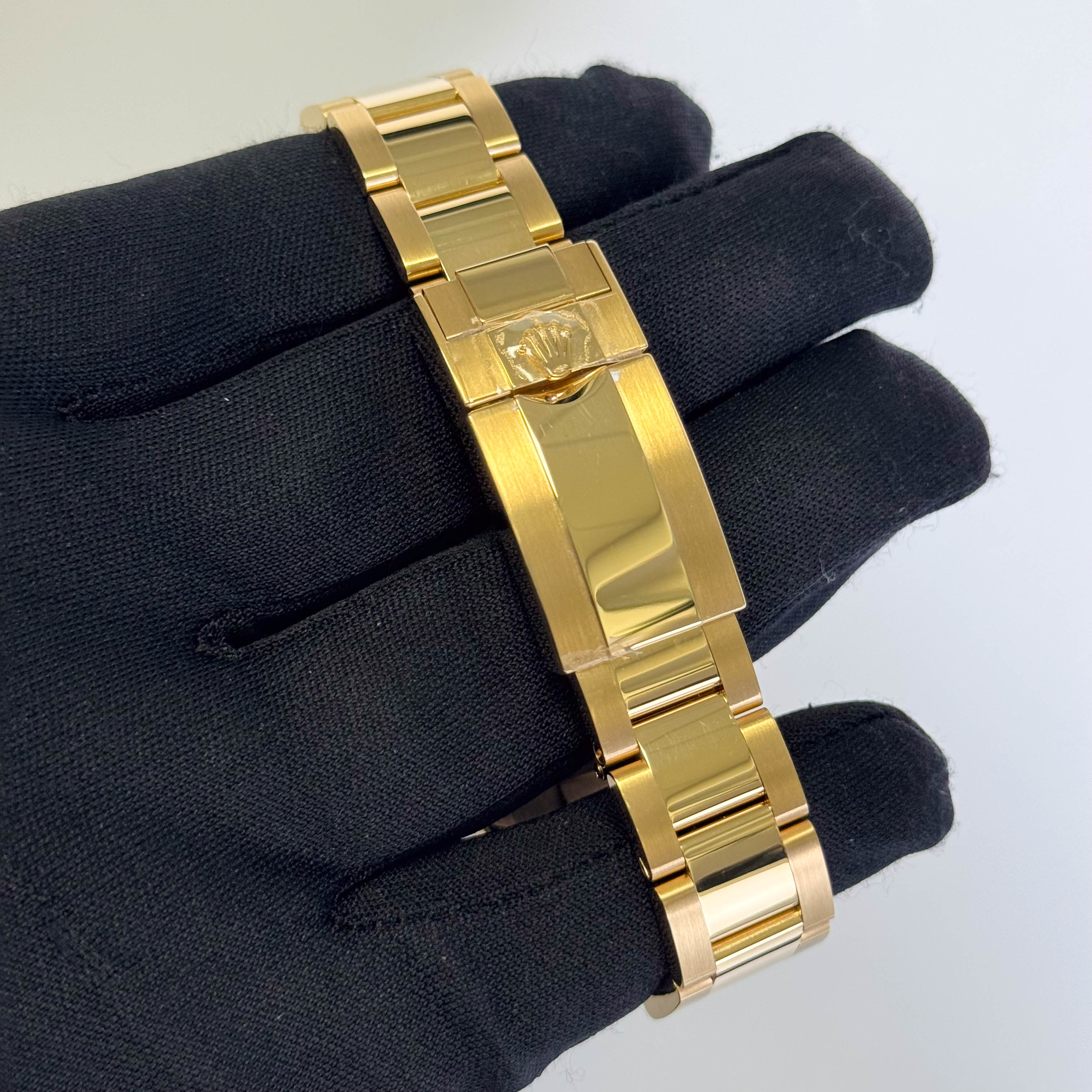 Rolex Daytona 40mm Black Dial Watch Ref# 126508