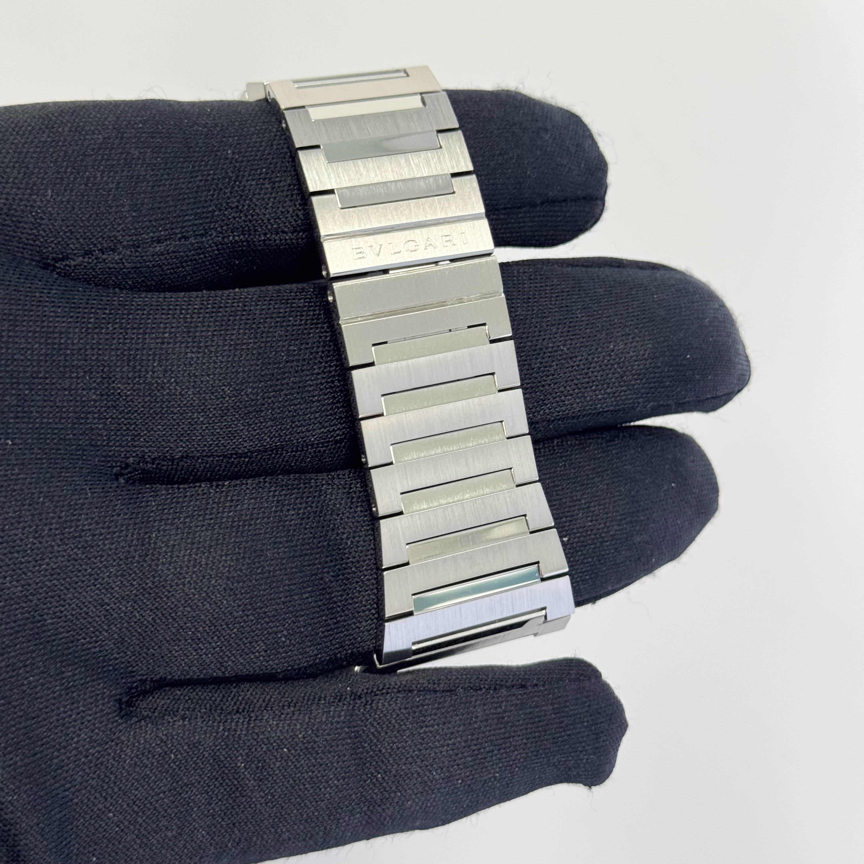 Bvlgari Octo Finissimo Sketch Stainless Steel 40mm Sketch Dial Watch Ref# 104163 - Happy Jewelers Fine Jewelry Lifetime Warranty