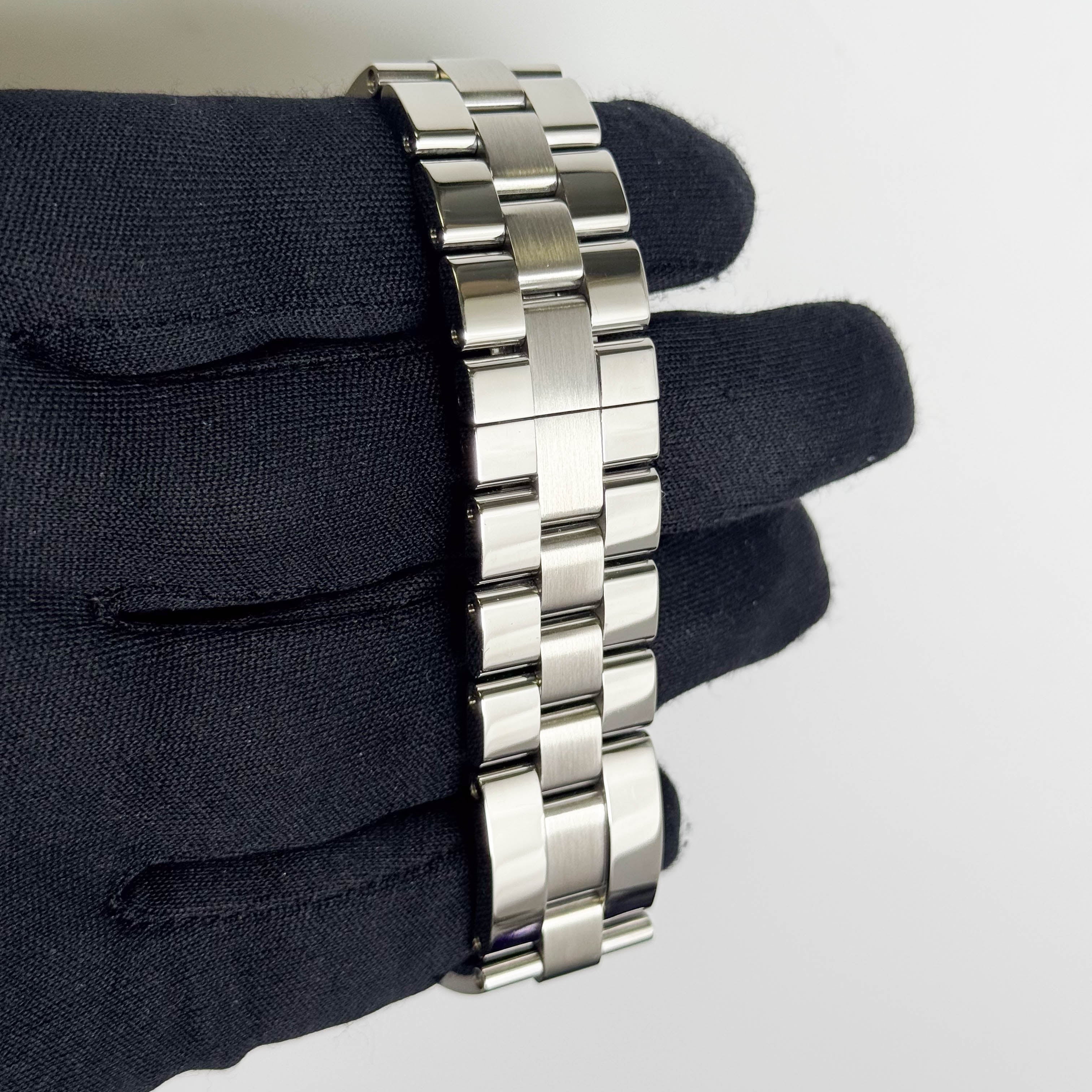 Cartier Roadster 48mm Silver Dial Watch Ref# W62019X6 - Happy Jewelers Fine Jewelry Lifetime Warranty