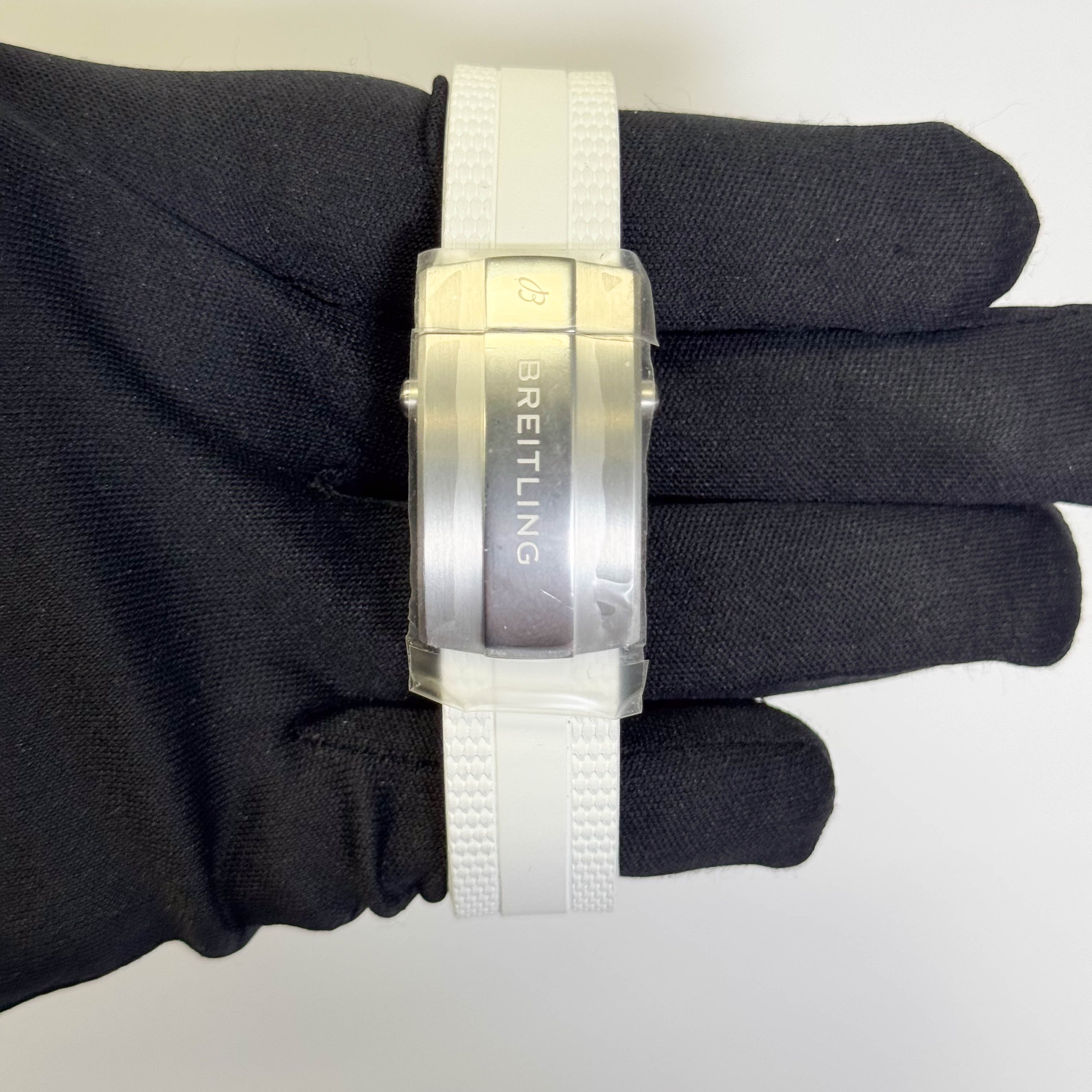 Breitling Superocean Automatic 36mm White Dial Watch Ref# A17377211A1S1