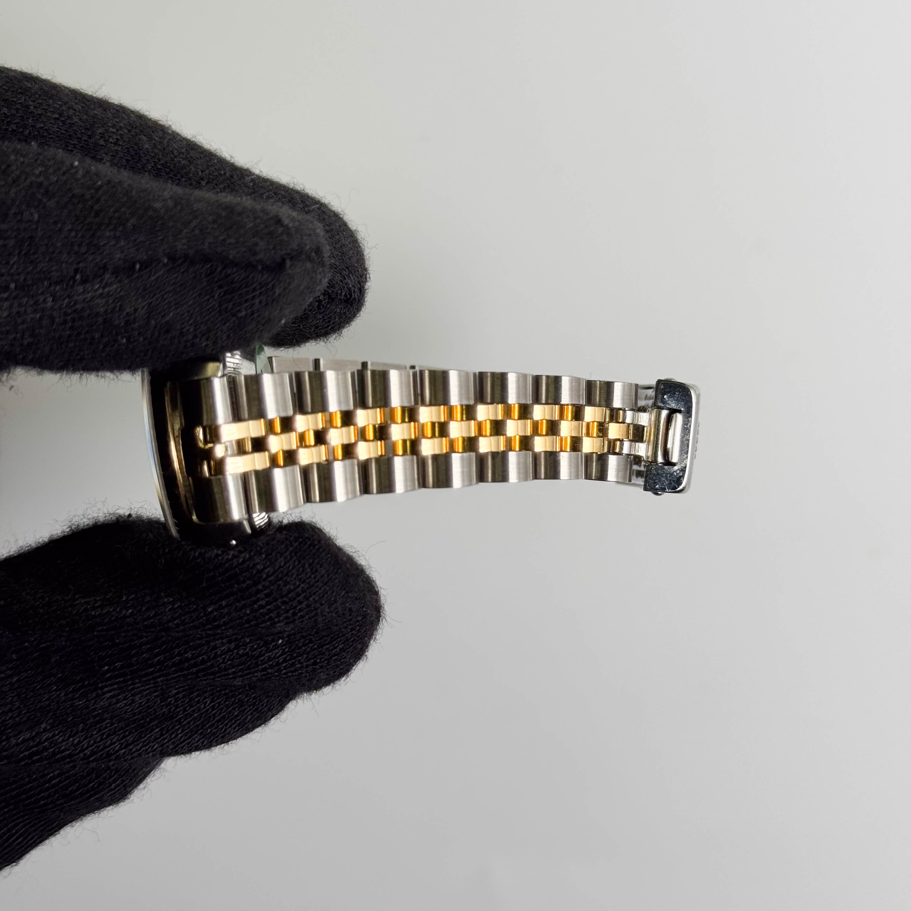 Rolex Datejust 26mm Champagne Dial Watch Ref# 69173