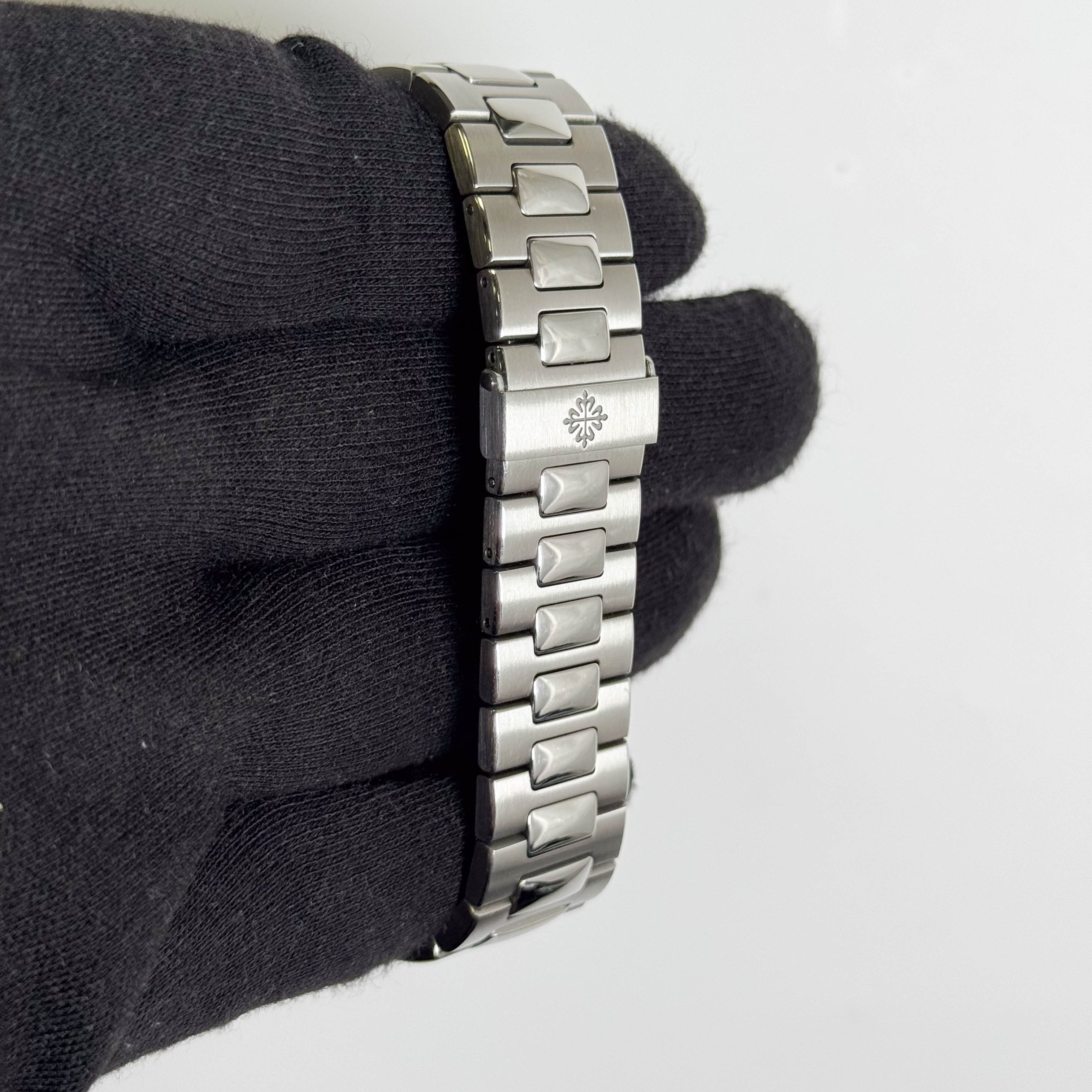 Patek Philippe Nautilus 40.5mm Grey Dial Watch Ref# 5990/1A-001