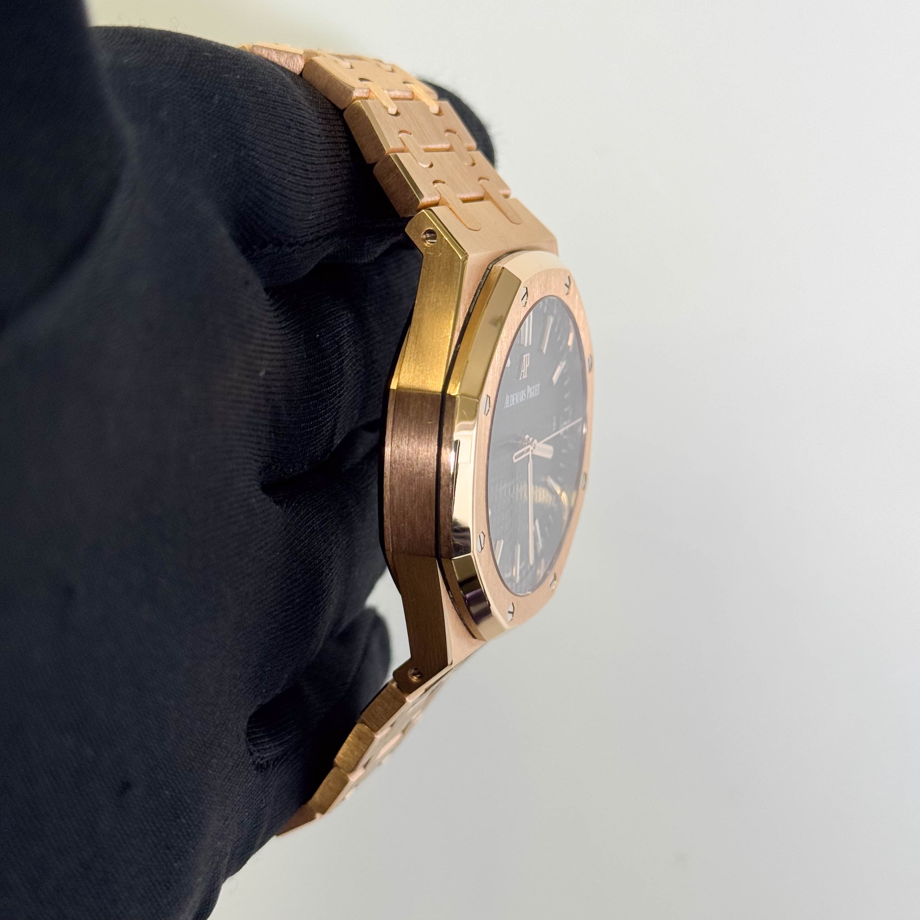 Audemars Piguet Royal Oak 41mm Black Dial Watch Ref# 15500OR.OO.D002CR.01 - Happy Jewelers Fine Jewelry Lifetime Warranty