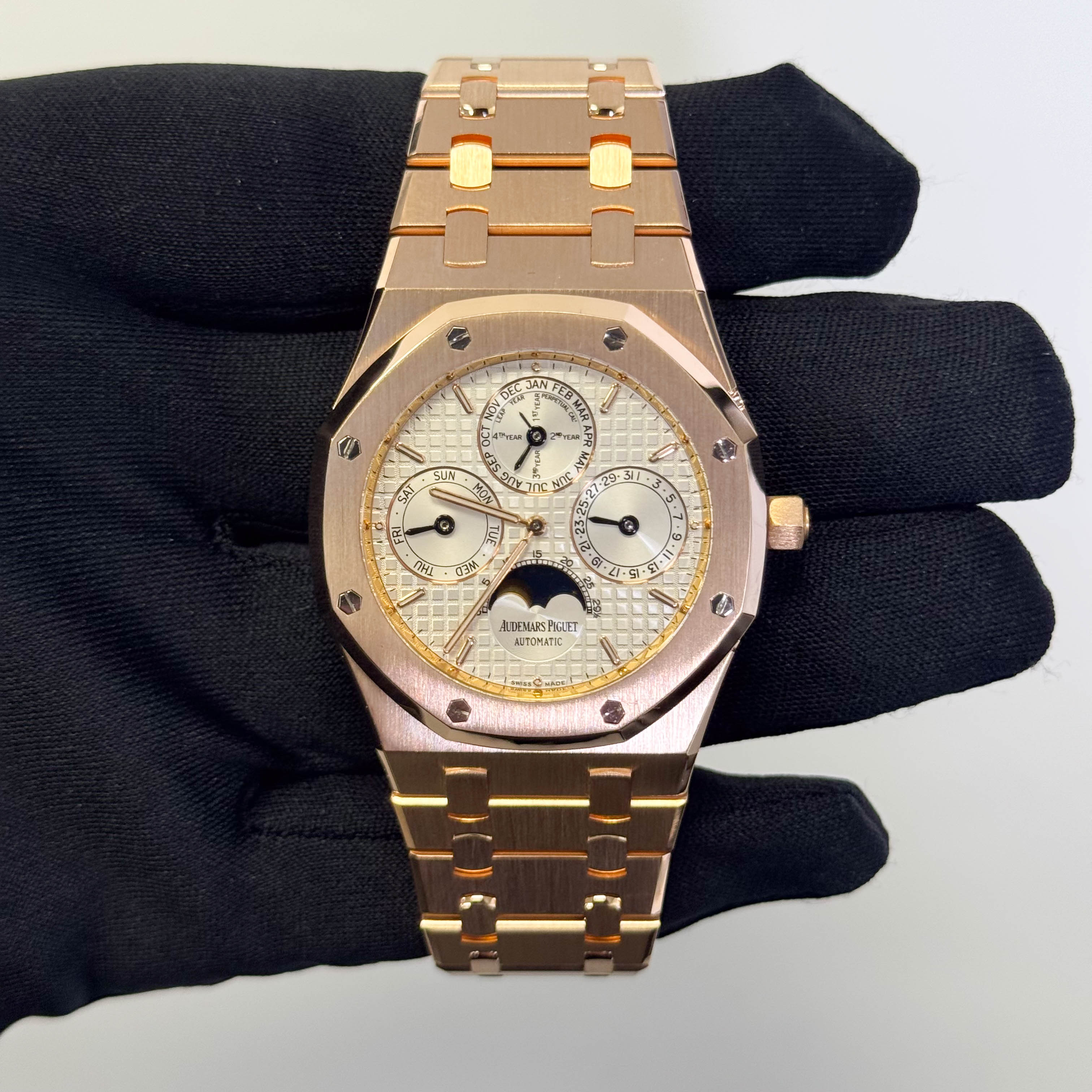 Audemars Piguet Royal Oak 39mm White Dial Watch Ref# 26252OR.OO.D092CR.02 - Happy Jewelers Fine Jewelry Lifetime Warranty