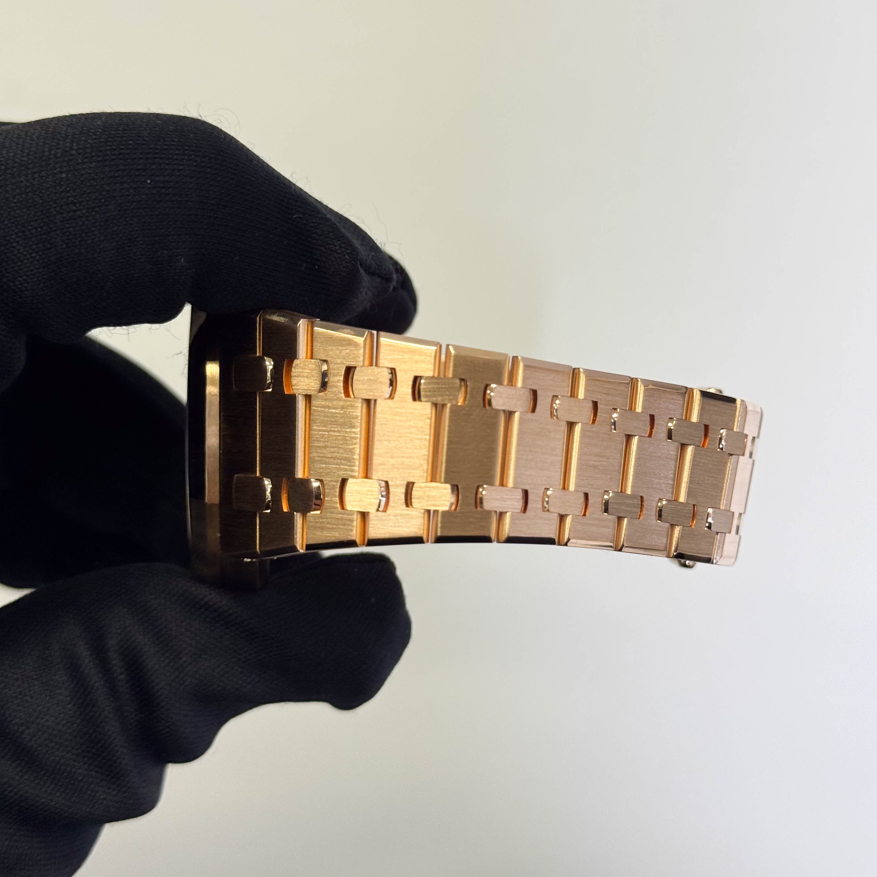 Audemars Piguet Royal Oak 39mm White Dial Watch Ref# 26252OR.OO.D092CR.02 - Happy Jewelers Fine Jewelry Lifetime Warranty