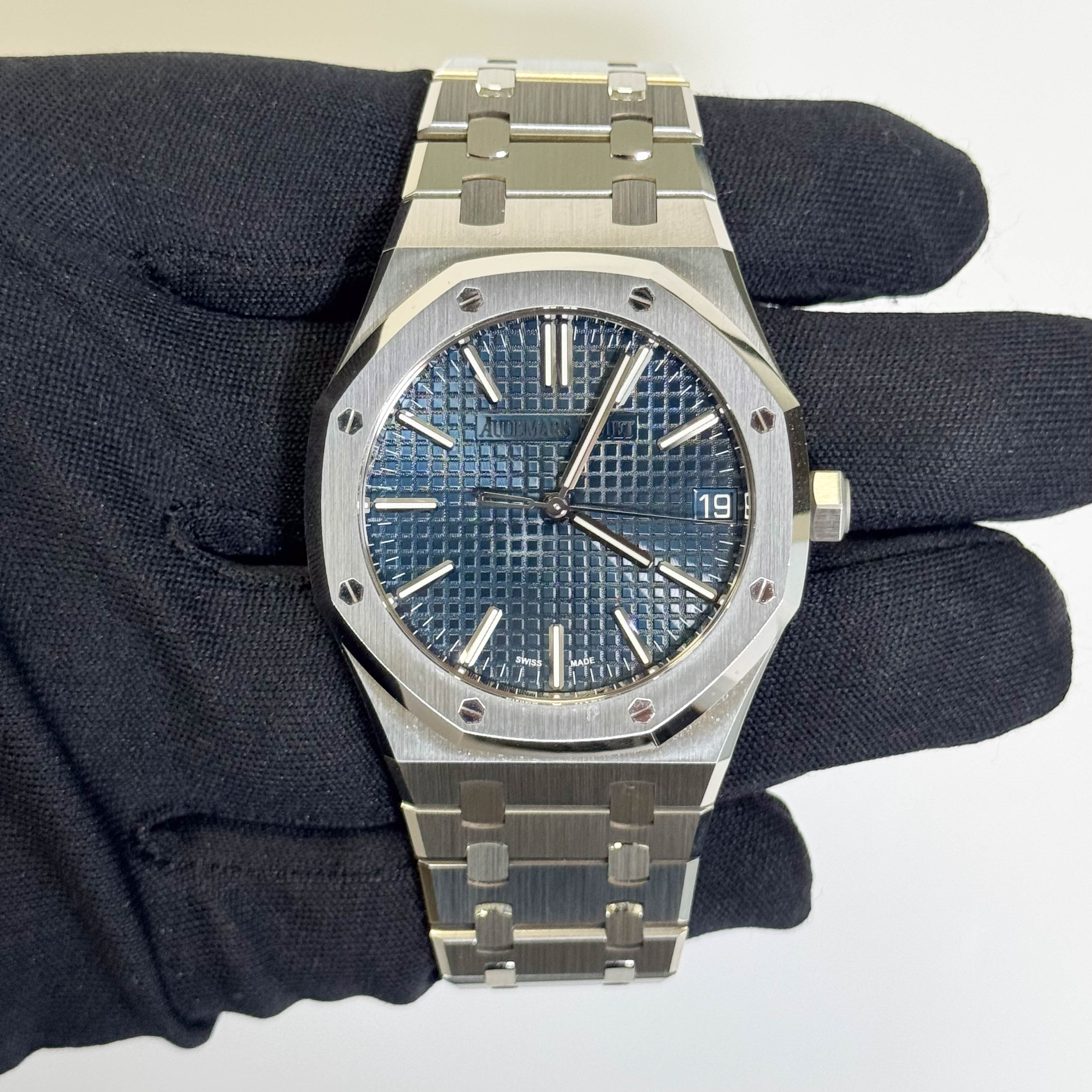 Audemars Piguet Royal Oak 41mm Blue Dial Watch Ref# 15510ST.OO.1320ST.01