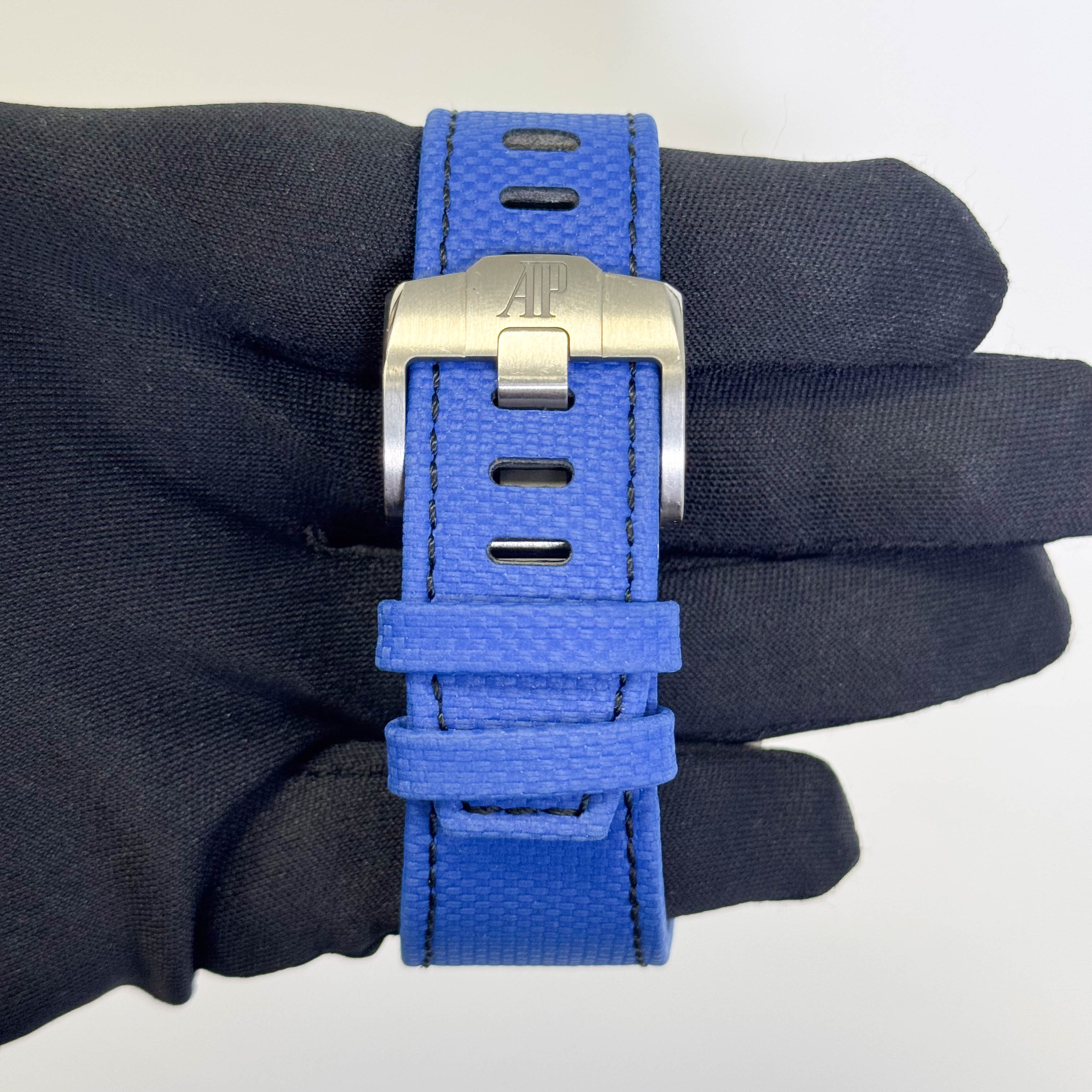 Audemars Piguet Royal Oak Offshore 43mm Blue Dial Watch Ref# 26420CE.OO.A043VE.01