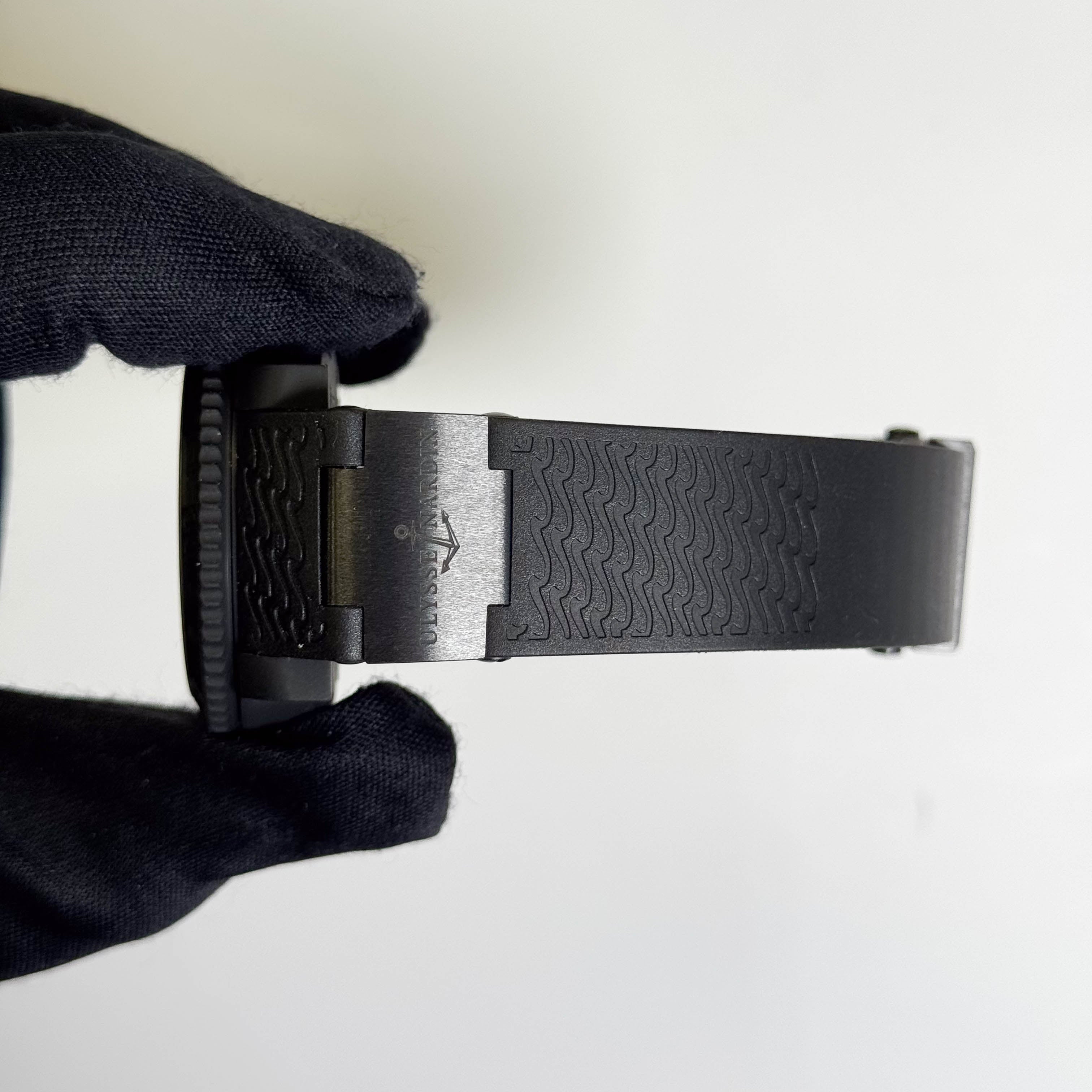 Ulysse Nardin Maxi Marine Diver Black Sea 45mm Black Wave Dial Watch Ref# 263-92-3C - Happy Jewelers Fine Jewelry Lifetime Warranty