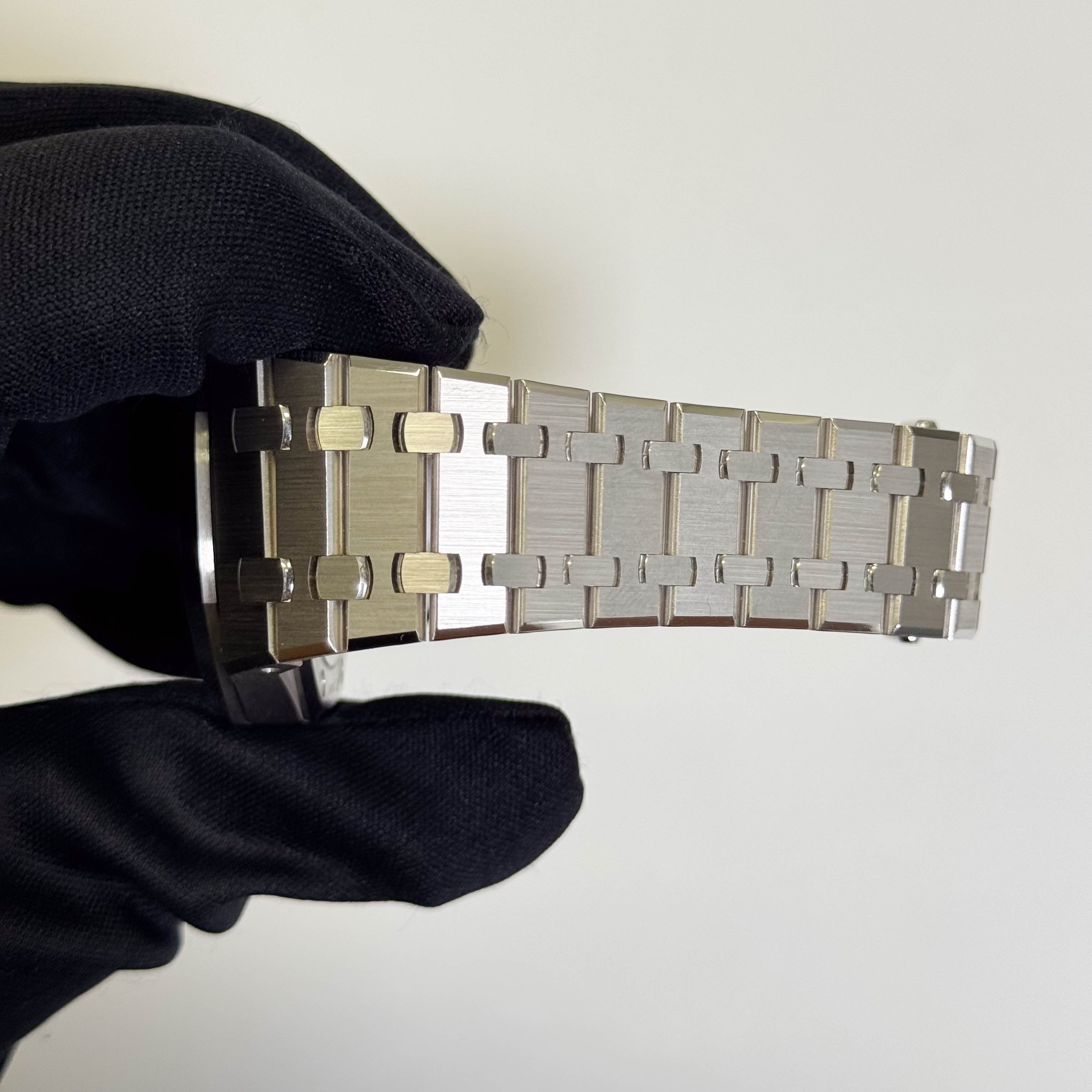 Audemars Piguet Royal Oak 41mm Blue Dial Watch Ref# 15510BC.OO.1320BC.04 - Happy Jewelers Fine Jewelry Lifetime Warranty