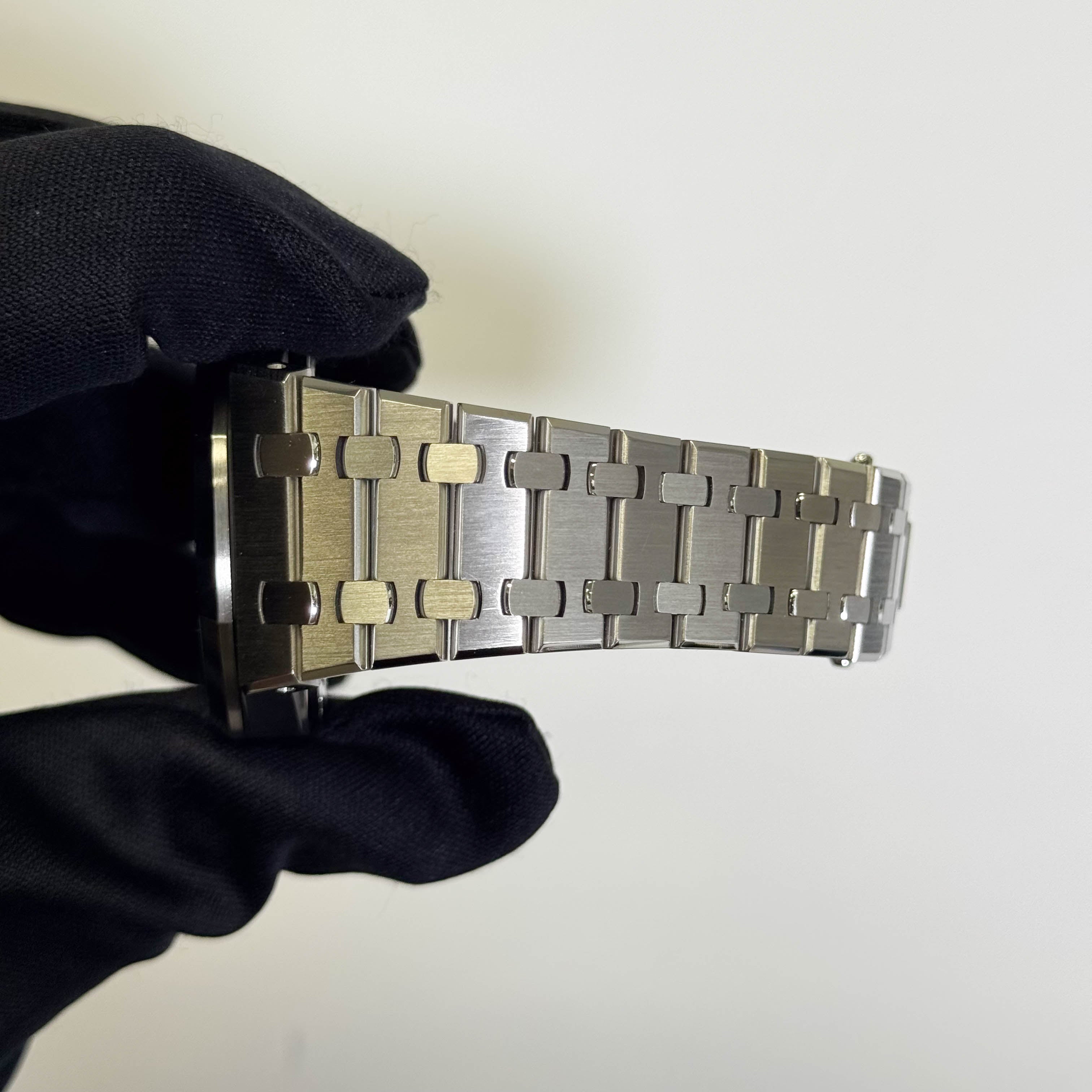 Audemars Piguet Royal Oak 41mm Blue Dial Watch Ref# 15500ST.OO.1220ST.01 - Happy Jewelers Fine Jewelry Lifetime Warranty