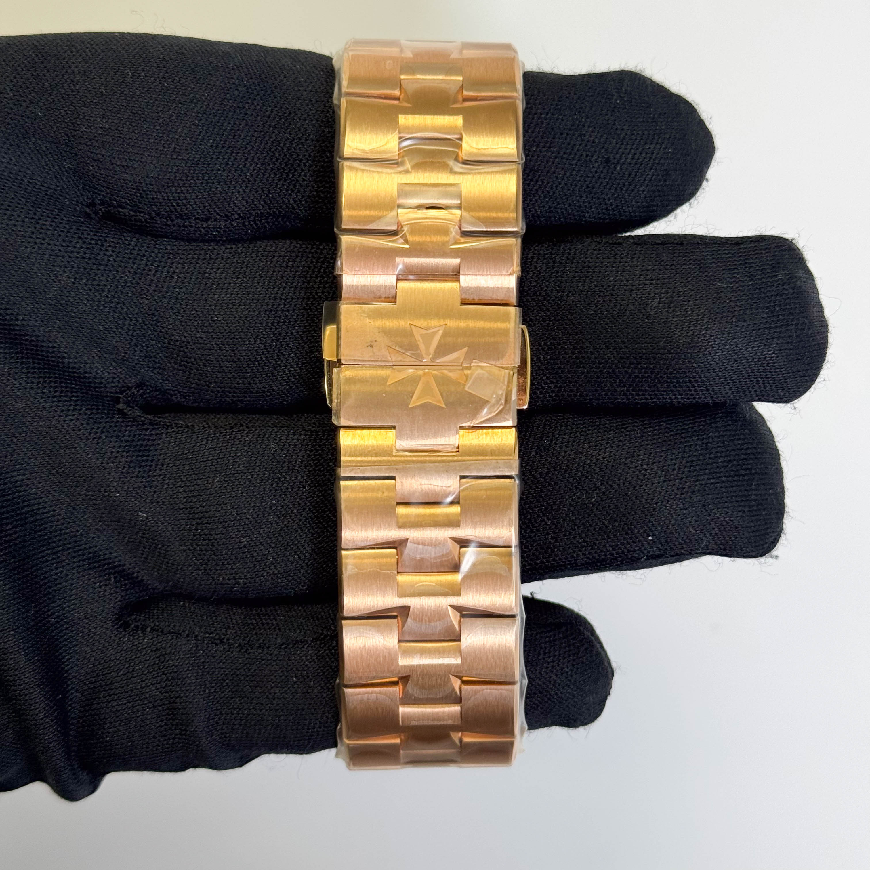 Vacheron Constantin Overseas Ultra Thin 41.5mm Blue Stick Dial Watch Ref# 4300V/120R-B509 - Happy Jewelers Fine Jewelry Lifetime Warranty