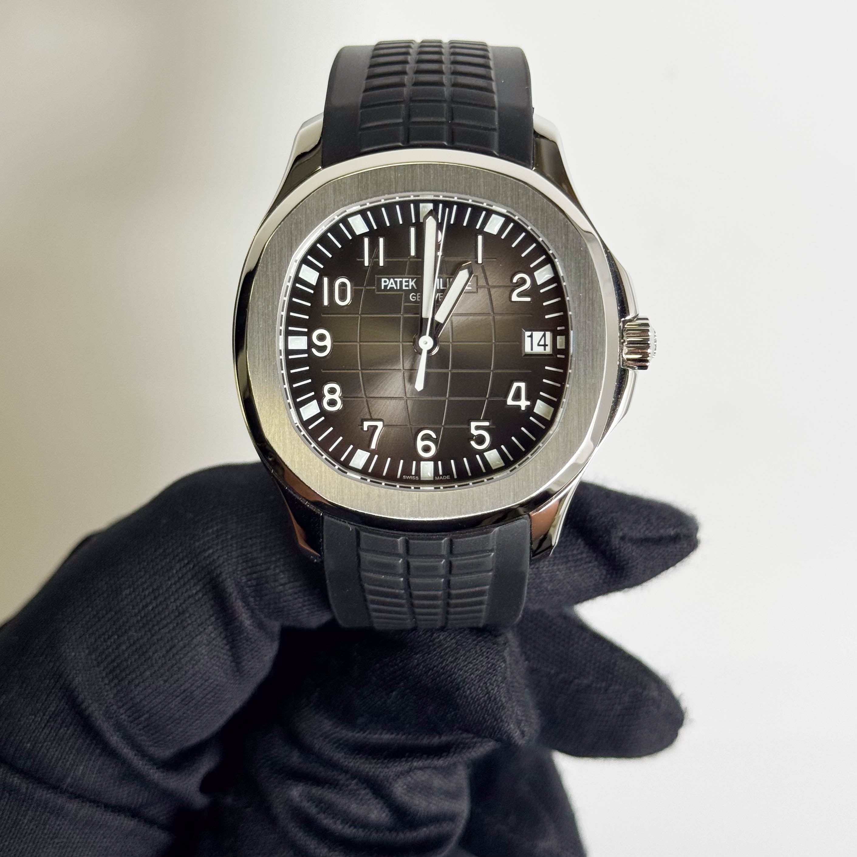 Patek Philippe Aquanaut 40.8mm Black Dial Watch Ref# 5167A-001 - Happy Jewelers Fine Jewelry Lifetime Warranty