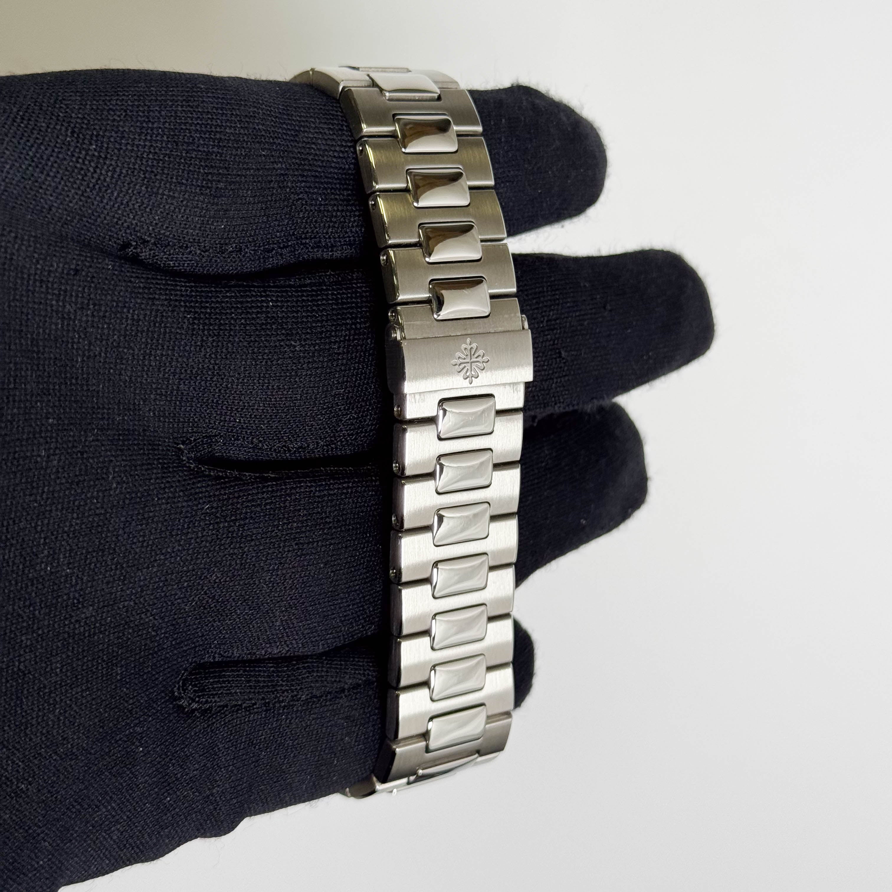 Patek Philippe Nautilus 40mm Blue Dial Watch Ref# 5711/1A-001 - Happy Jewelers Fine Jewelry Lifetime Warranty
