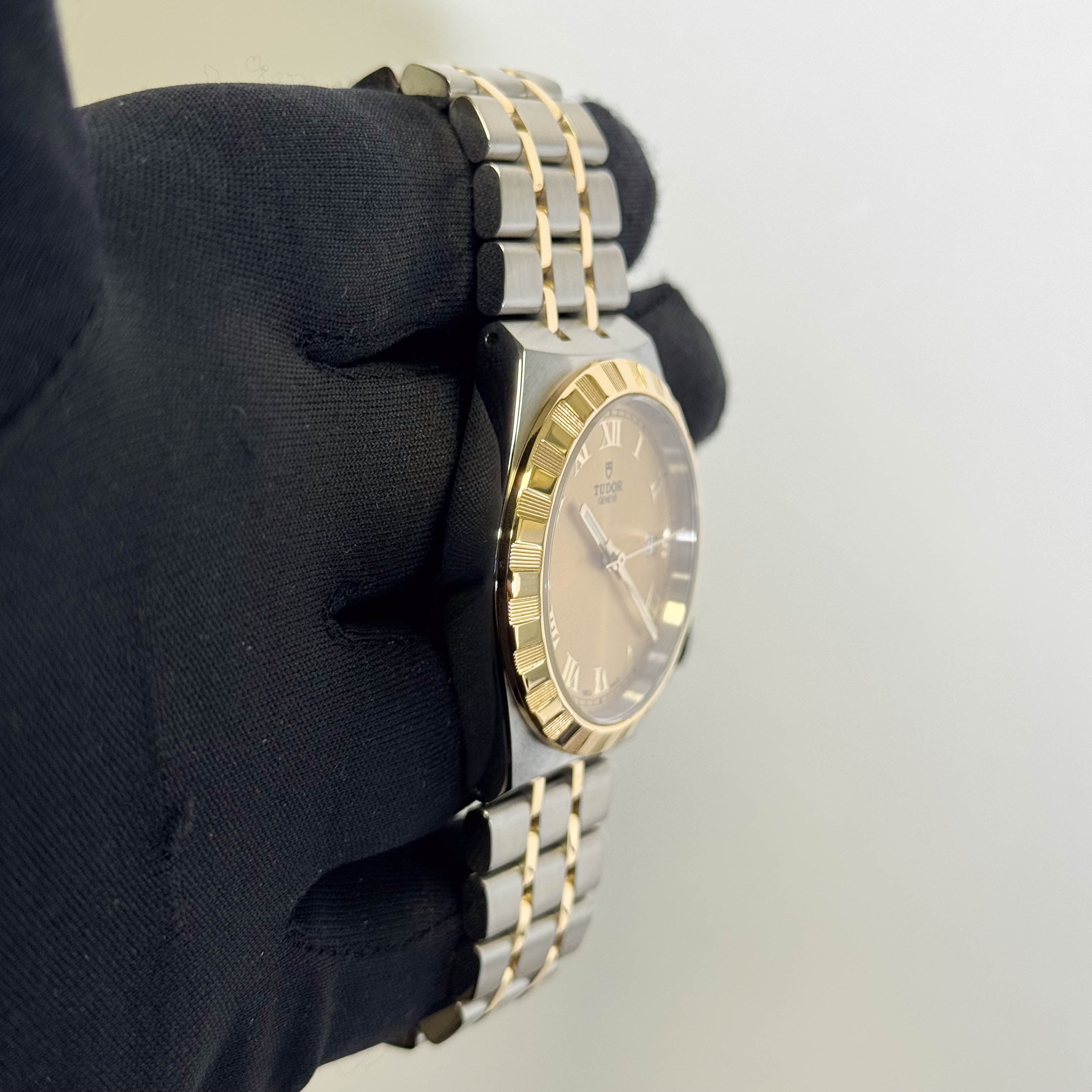 narページ Tudor Royal 38mm Champagne Dial Watch Ref# 28503 – Happy Jewelers
