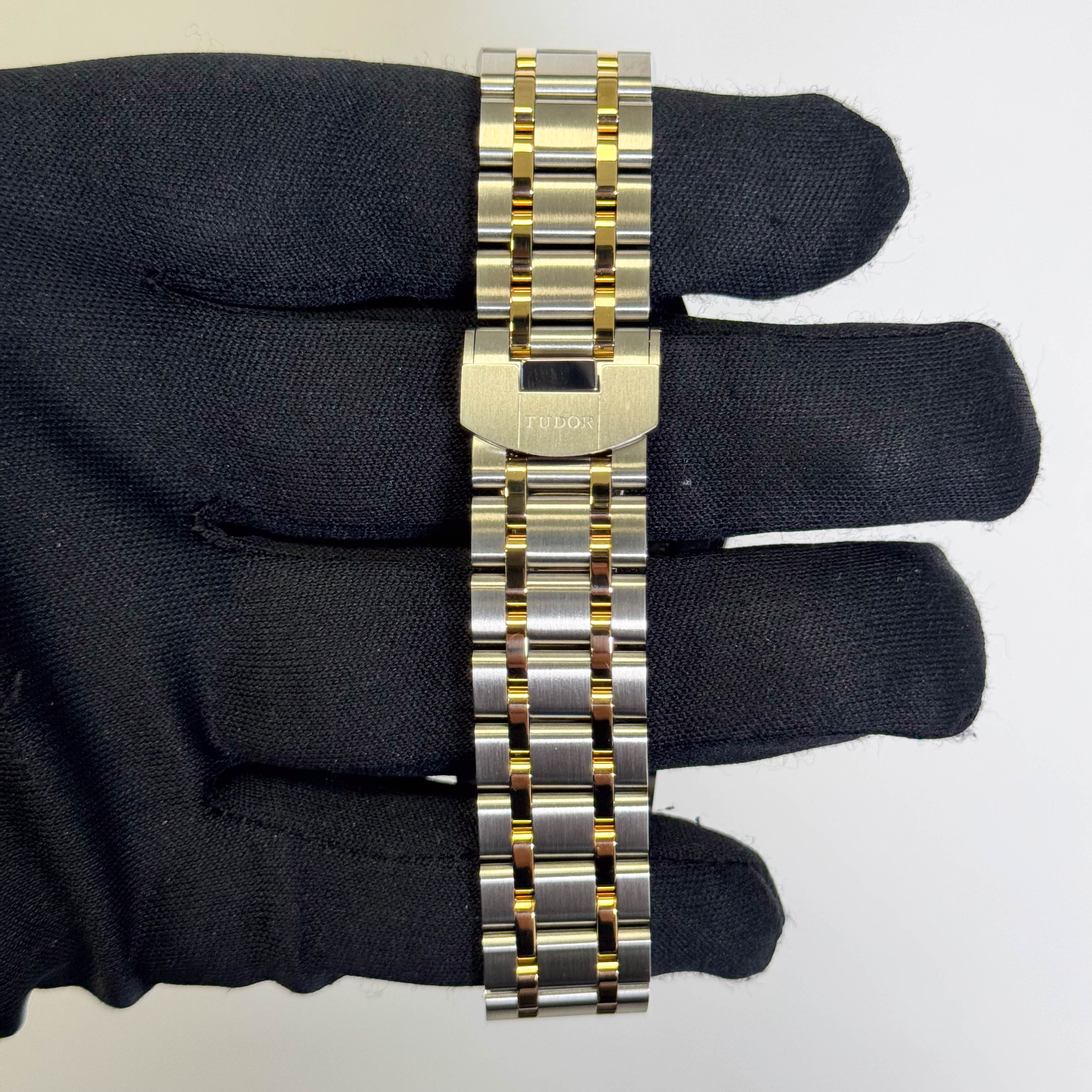 Tudor Royal 38mm Champagne Dial Watch Ref# 28503 – Happy Jewelers