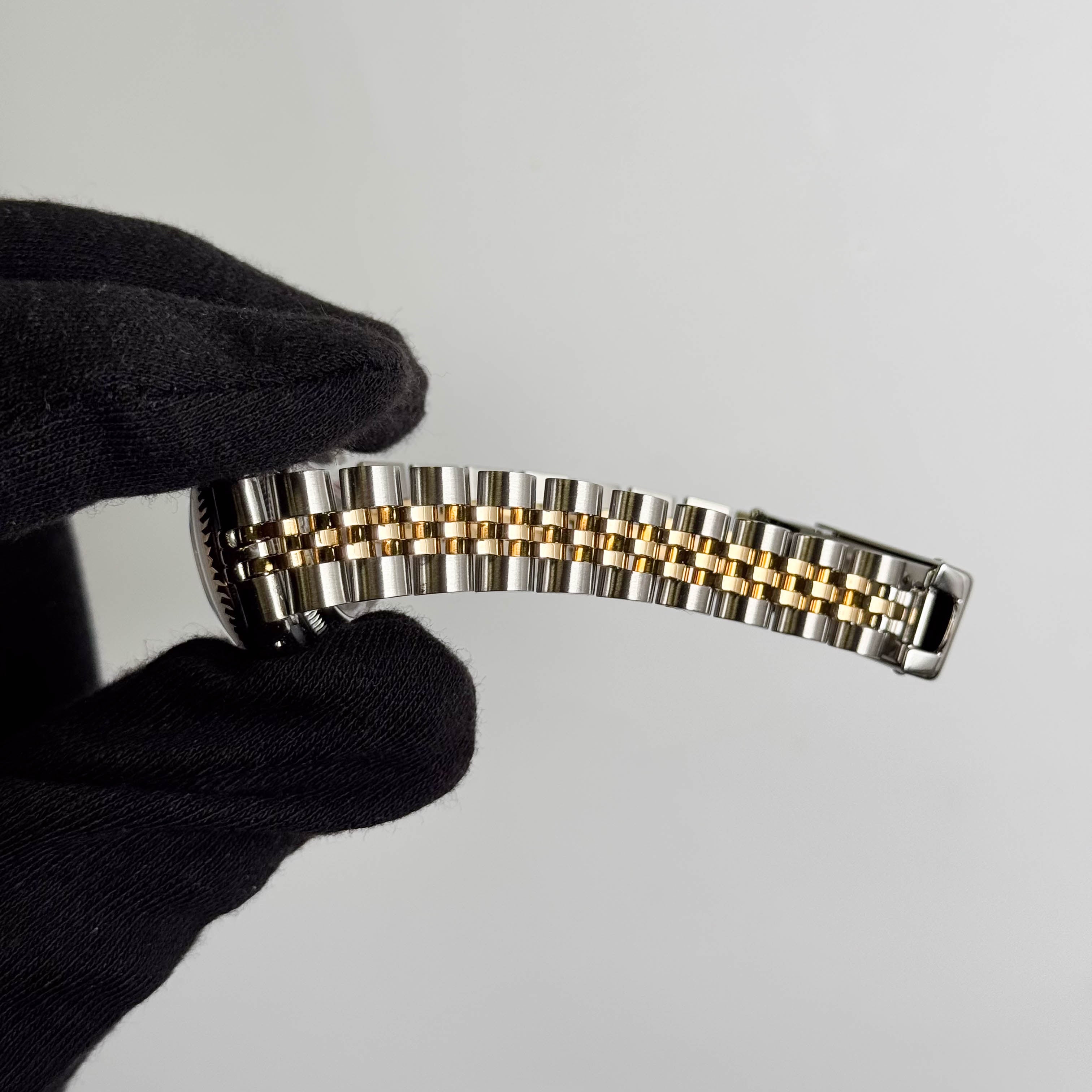 Rolex Datejust 26mm Champagne Dial Watch Ref# 69173