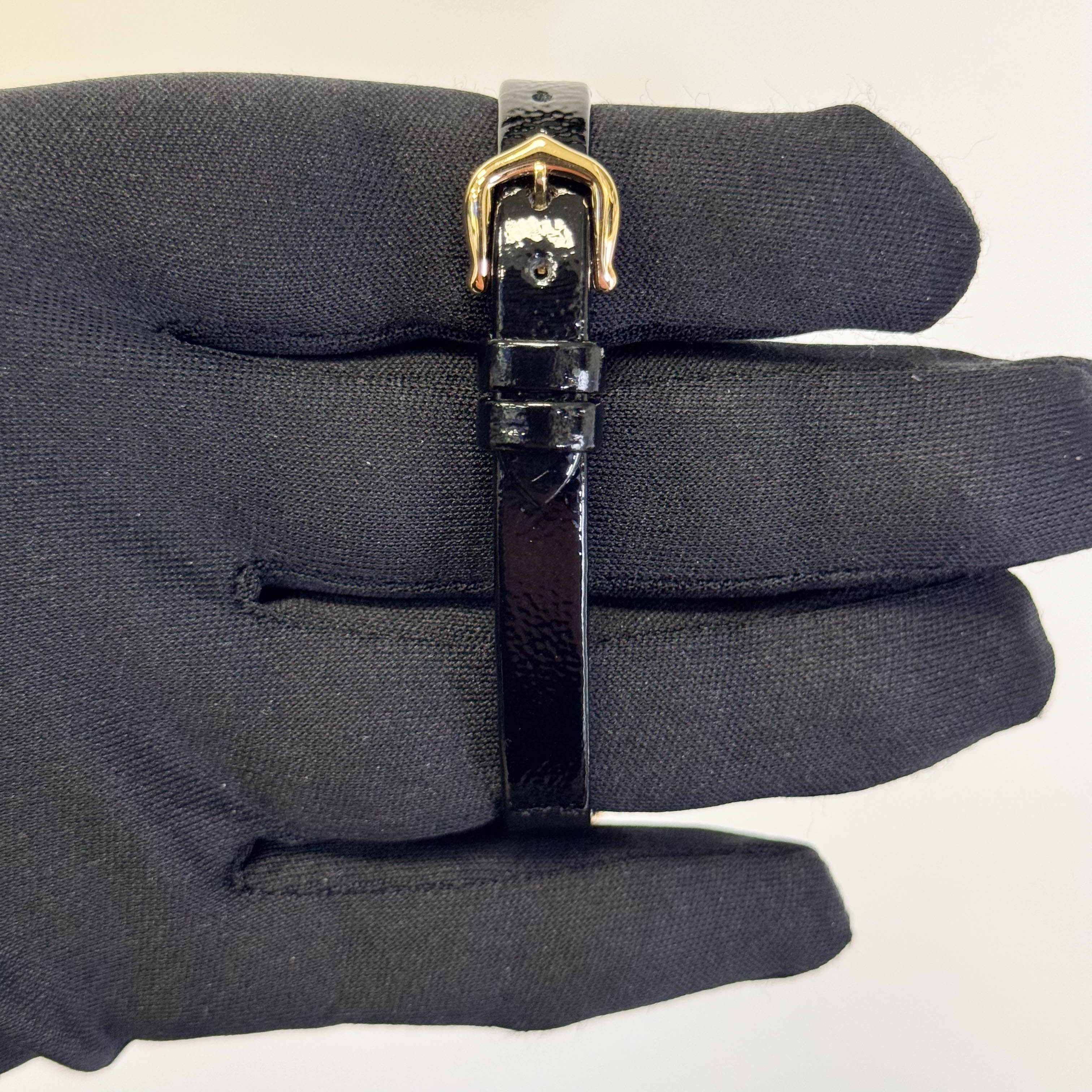 Cartier Baignoire 24.6 mm x 18.7 mm White Dial Watch Ref# WGBA0041 - Happy Jewelers Fine Jewelry Lifetime Warranty