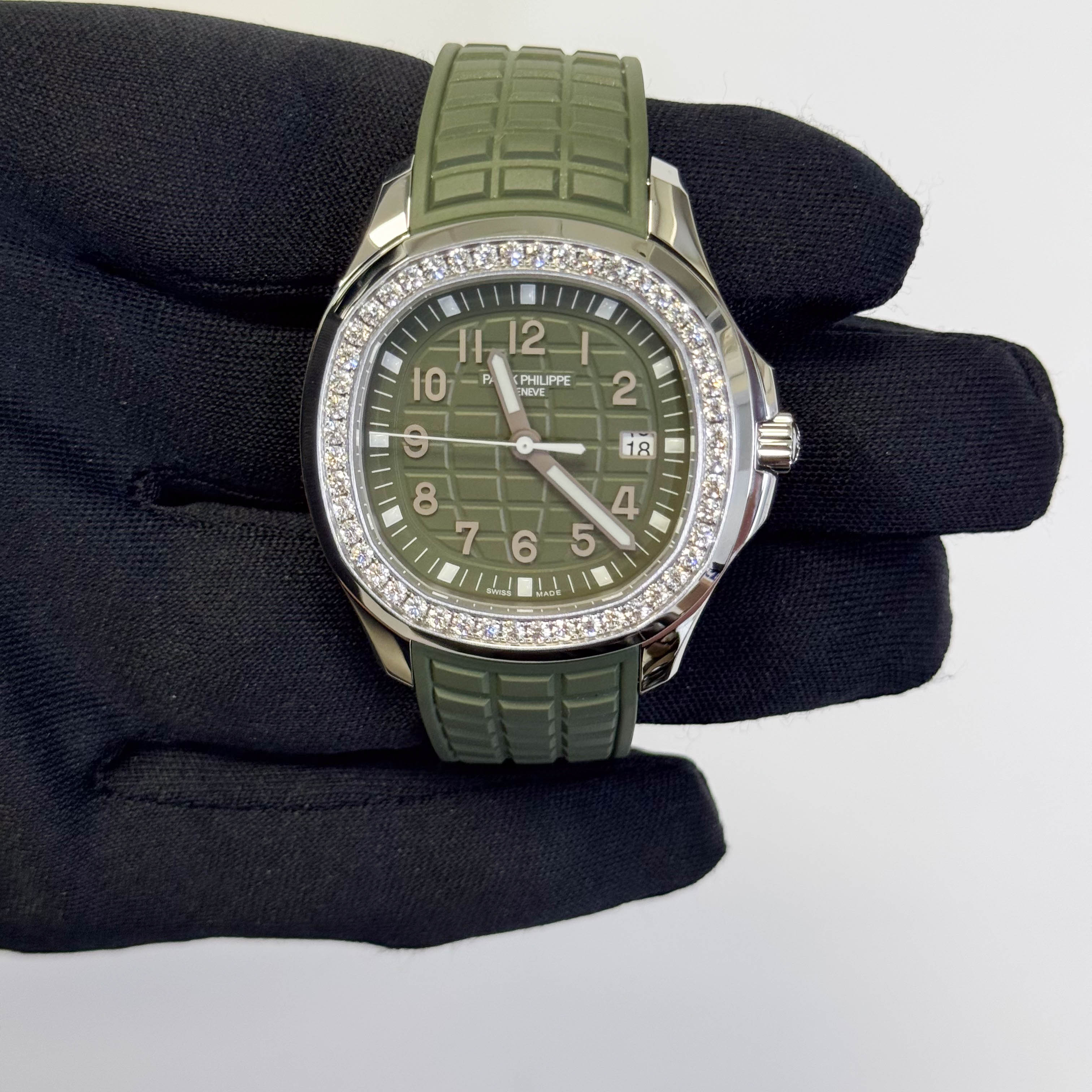 Patek Philippe Aquanaut 38mm Green Dial Watch Ref# 5267/200A-011 - Happy Jewelers Fine Jewelry Lifetime Warranty