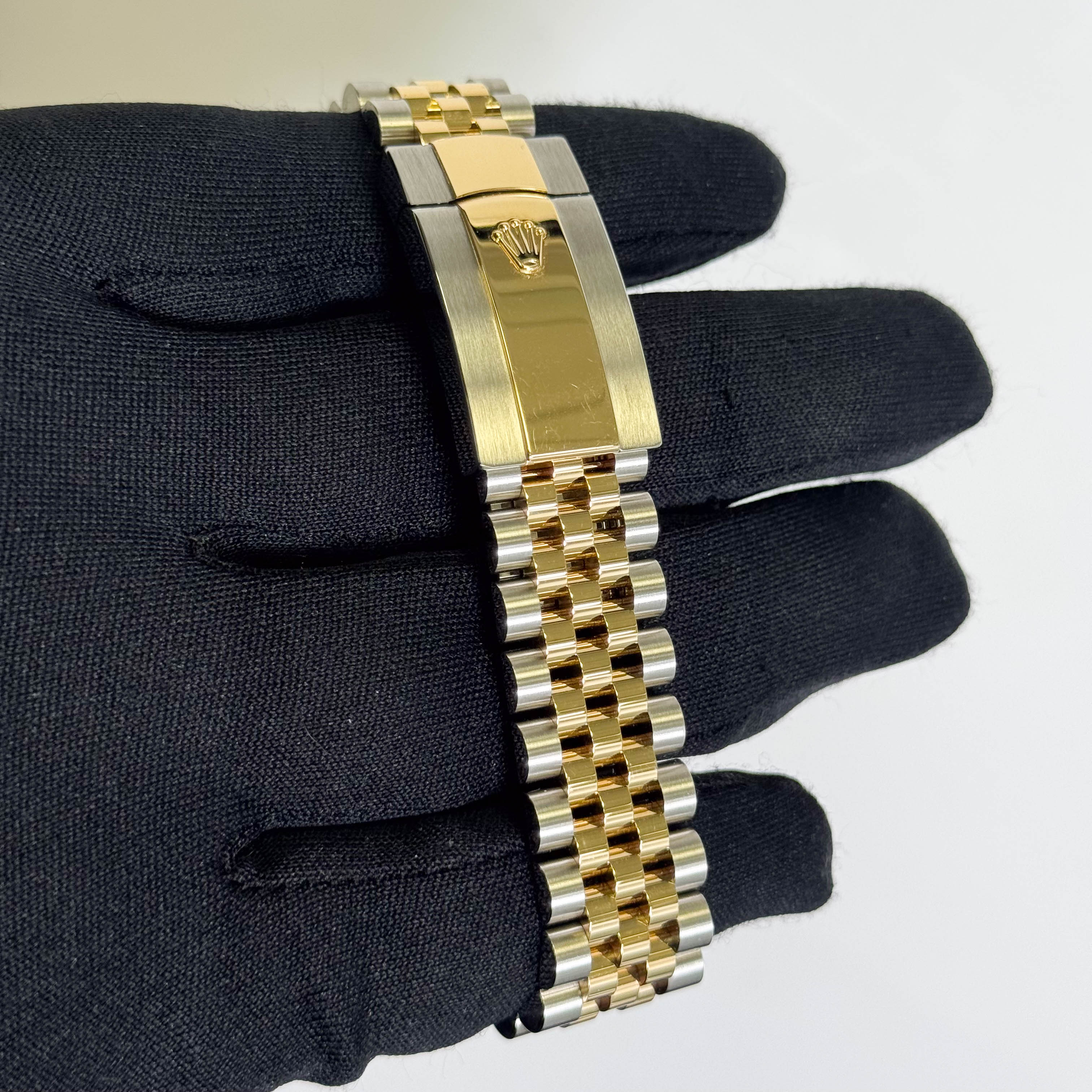 Rolex Datejust 36mm MOP Dial Watch Ref# 126233