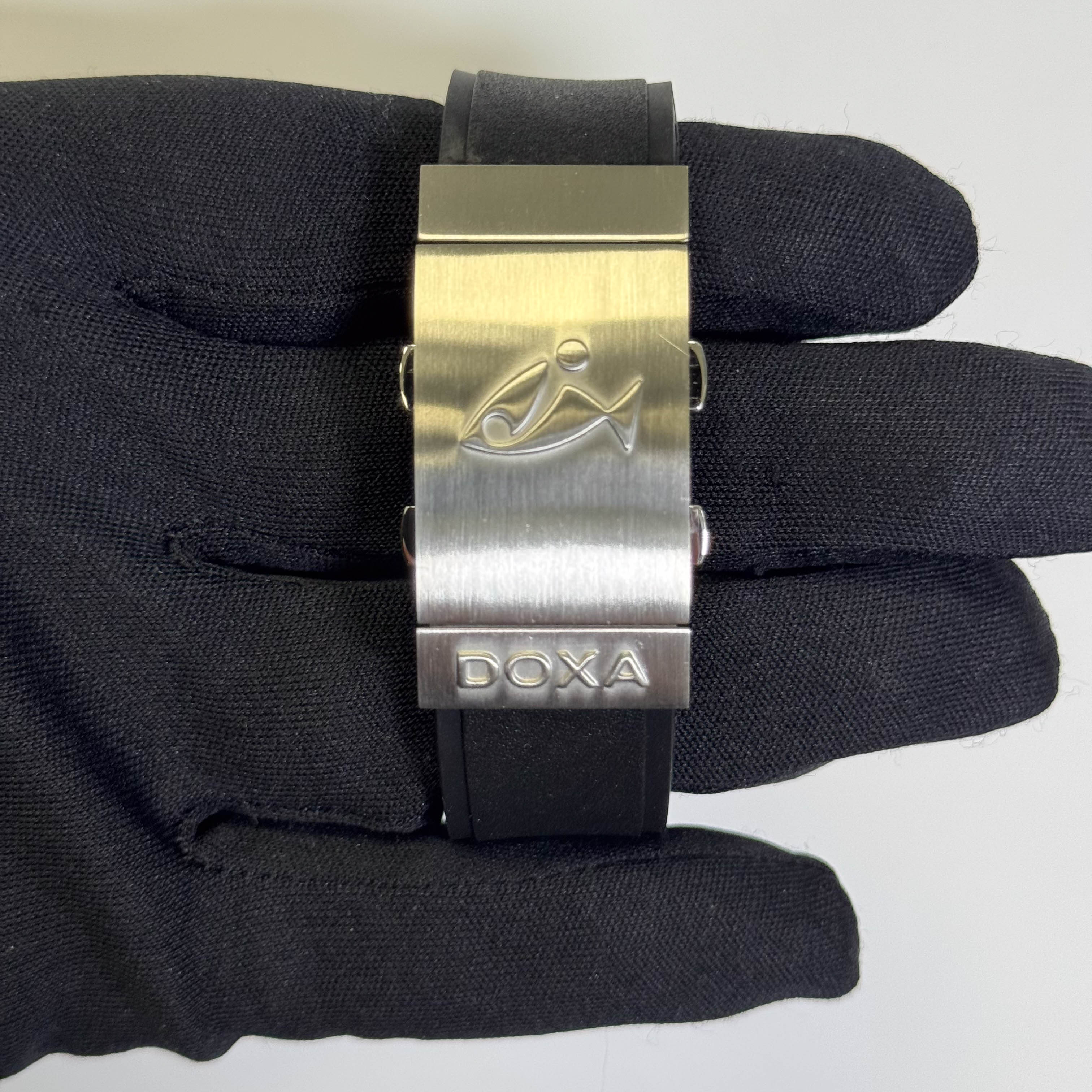 DOXA Sub 300T 42.5mm Green Dial Watch Ref# 840.10.131.26-N