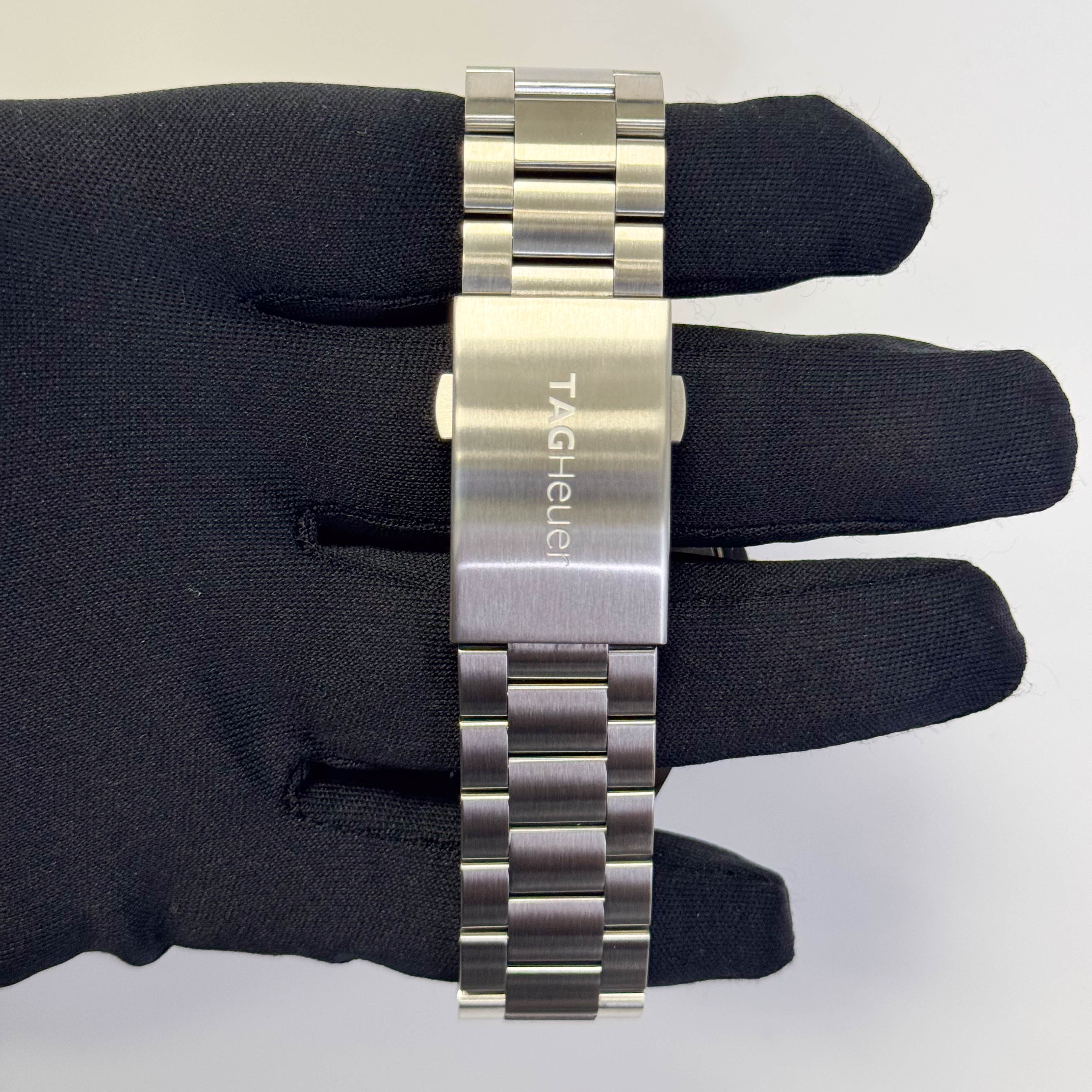 Tag Heuer Formula One 43mm Red Dial Watch Ref# CAZ101AN.BA0842 - Happy Jewelers Fine Jewelry Lifetime Warranty