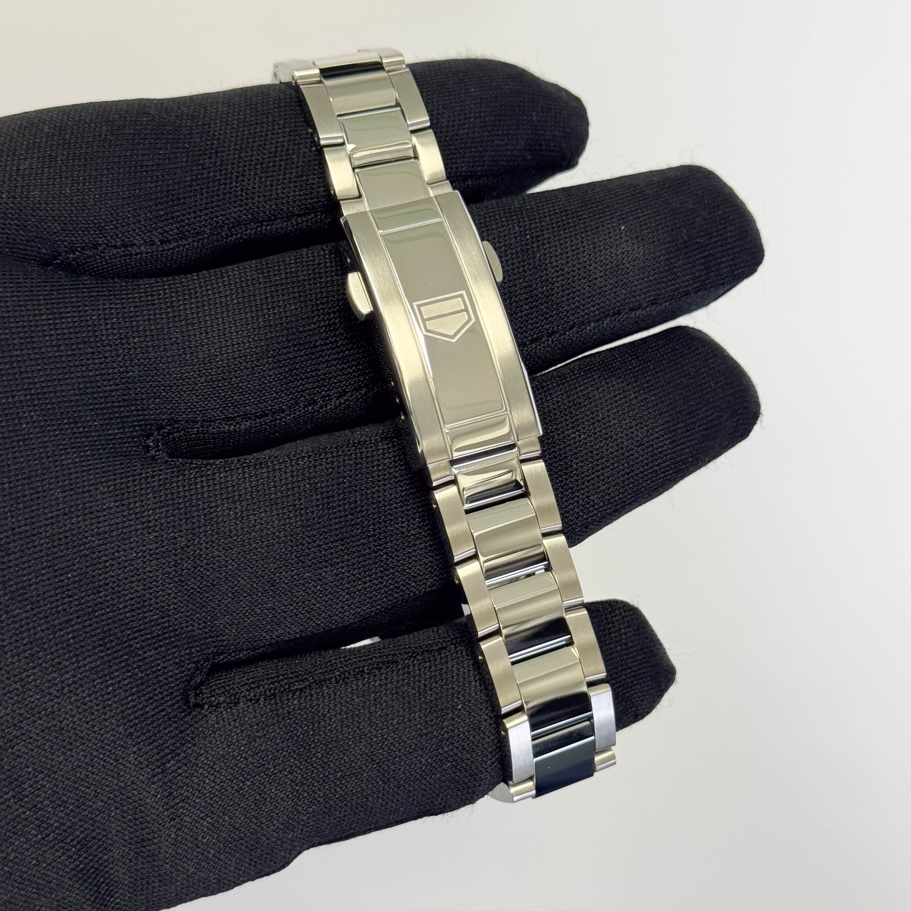 Tag Heuer Aquaracer 30mm Silver Dial Watch Ref# WBP1411.BA0622 - Happy Jewelers Fine Jewelry Lifetime Warranty