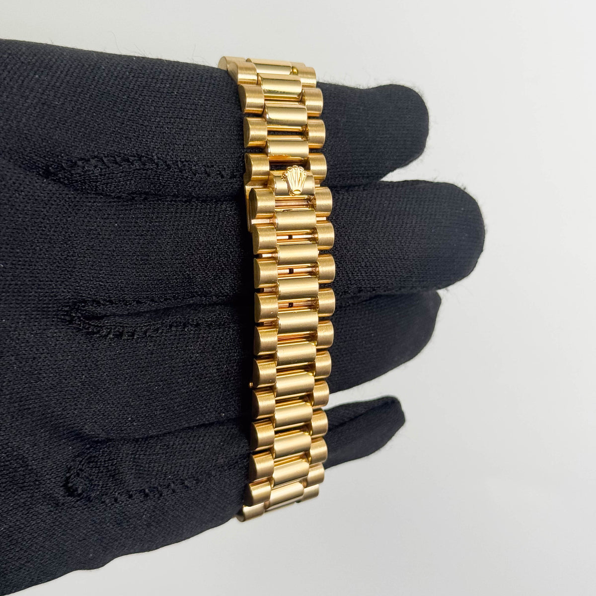 Rolex Datejust 31mm Champagne Diamond Dial Watch Ref# 68278