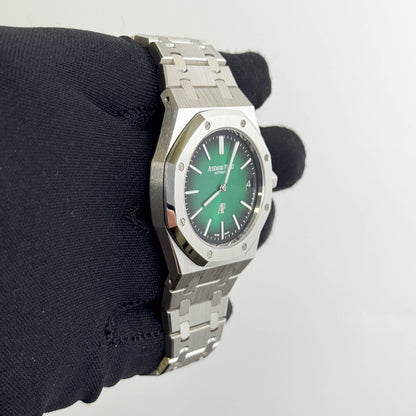 Audemars Piguet Royal Oak "Jumbo" 39mm Green Dial Watch Ref# 15202PT.OO.1240PT.01