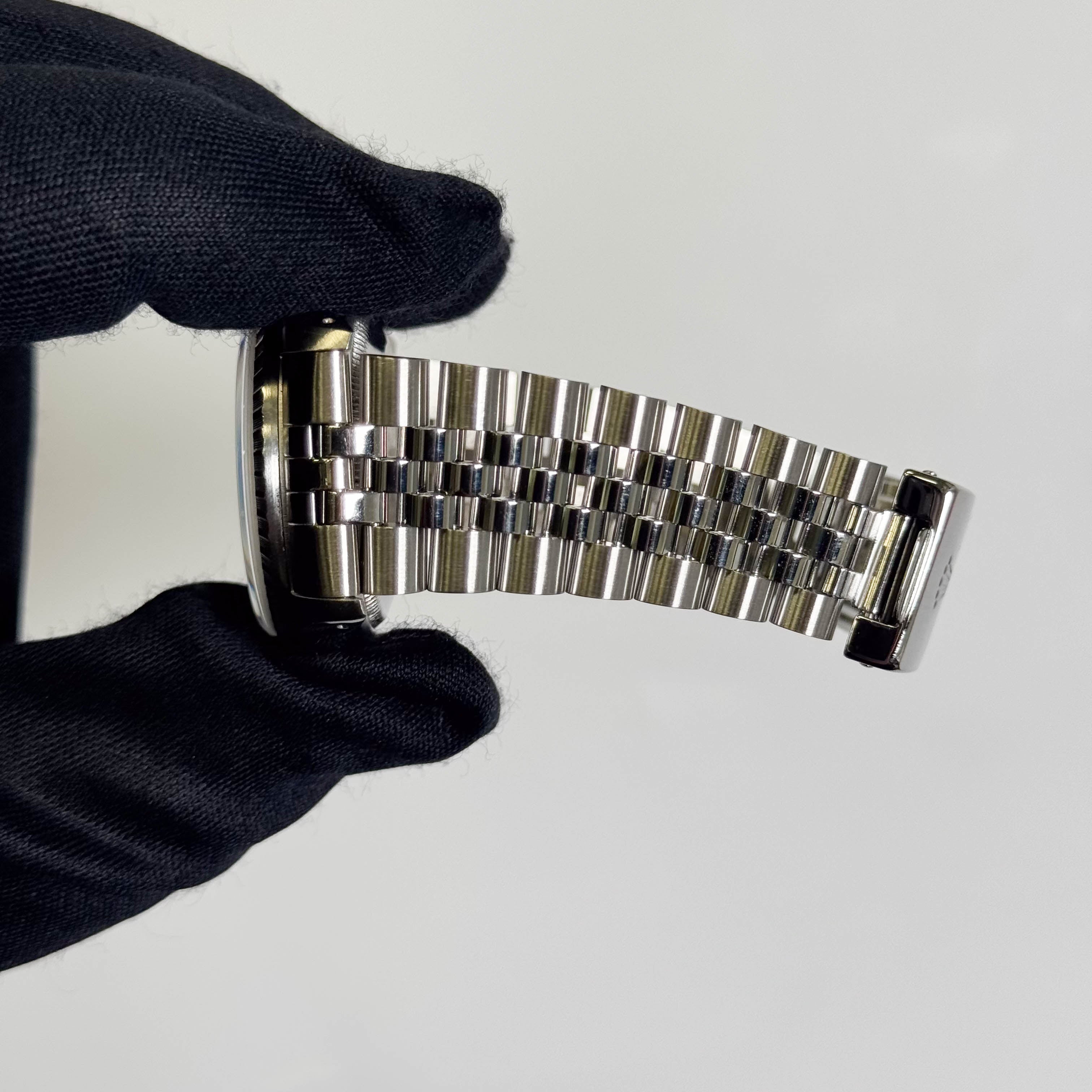 Rolex Datejust 36mm Silver Dial Watch Ref# 16220 - Happy Jewelers Fine Jewelry Lifetime Warranty