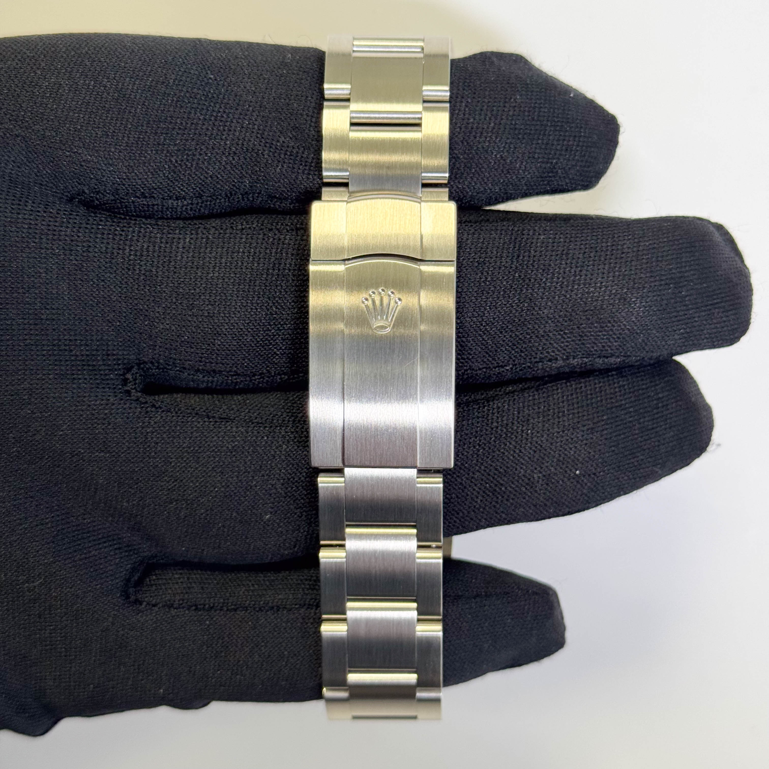 Rolex Oyster Perpetual 36mm Green Dial Watch Ref# 126000 - Happy Jewelers Fine Jewelry Lifetime Warranty