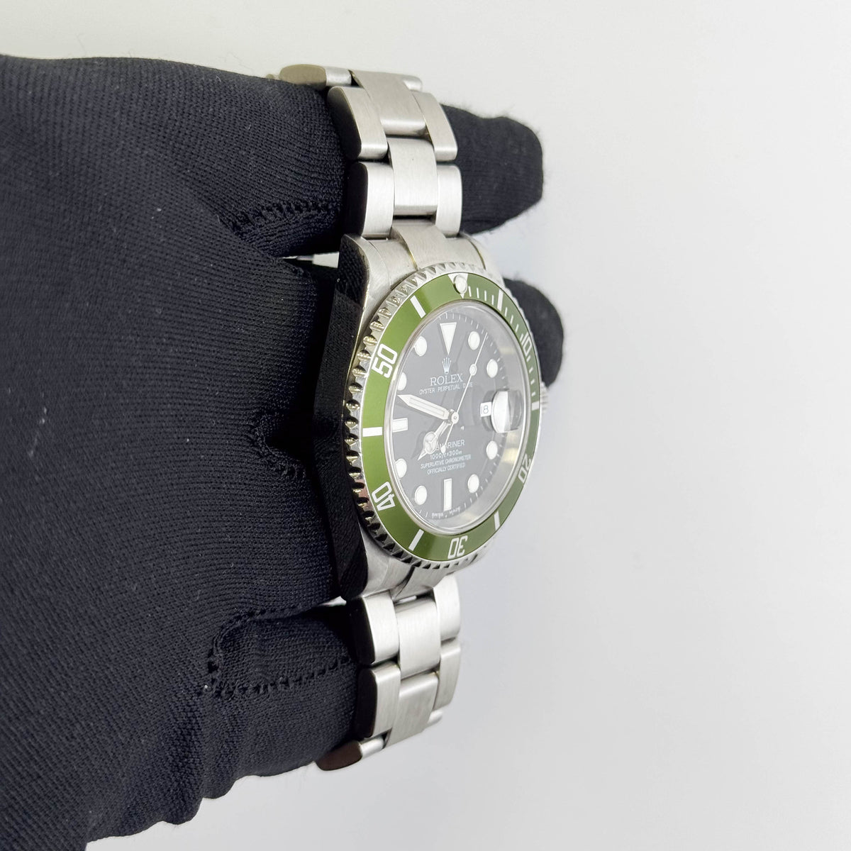 Rolex Submariner "Kermit" 40mm Black Dot Dial Watch Ref# 16610LV