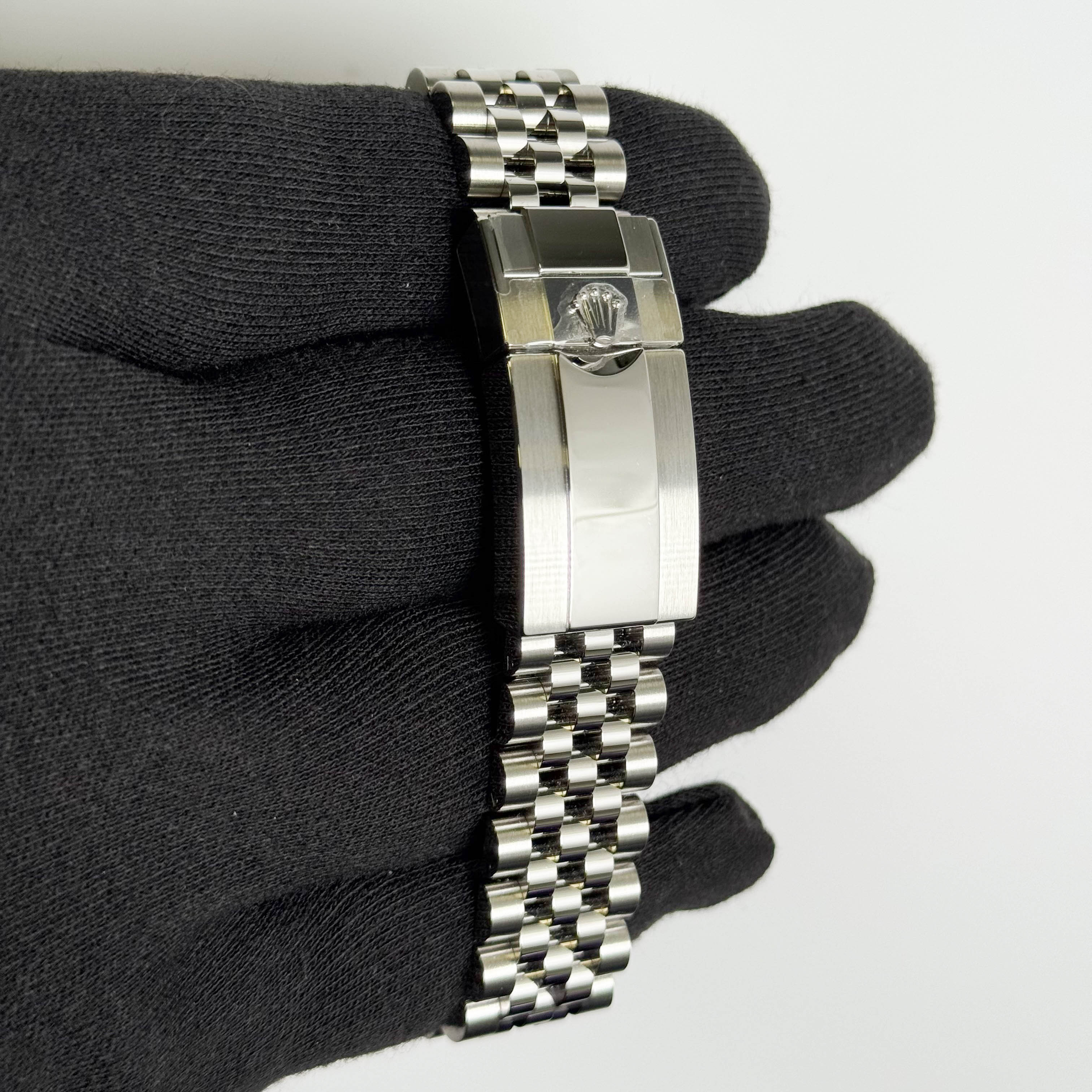 THYRFING blackl ブラックメタル Rolex GMT-Master II 40mm Black Dial Watch Ref# 126710GRNR – Happy