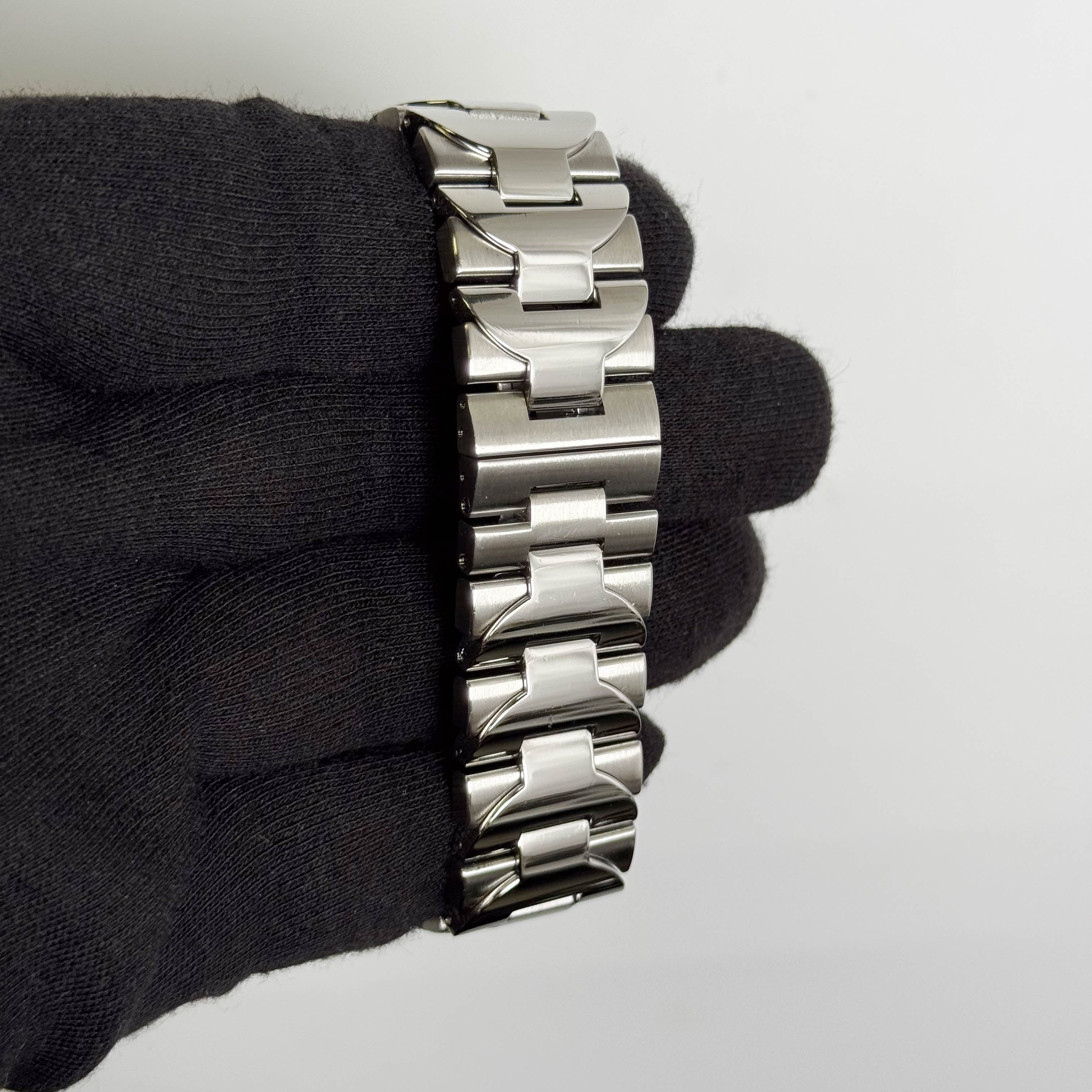 Panerai Luminor 40mm White Dial Watch Ref# PAM0051