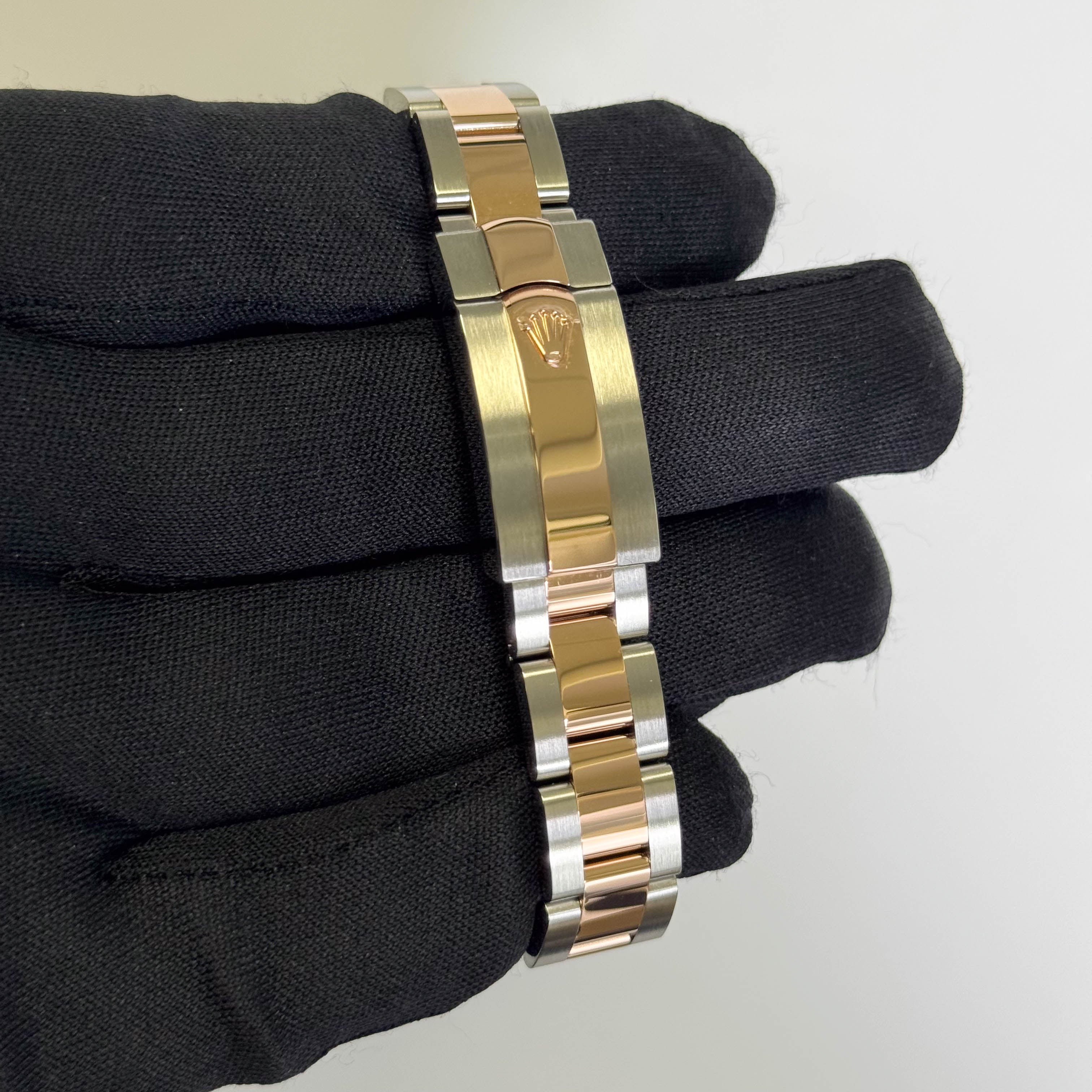 Rolex Datejust 28mm Olive Dial Watch Ref# 279161