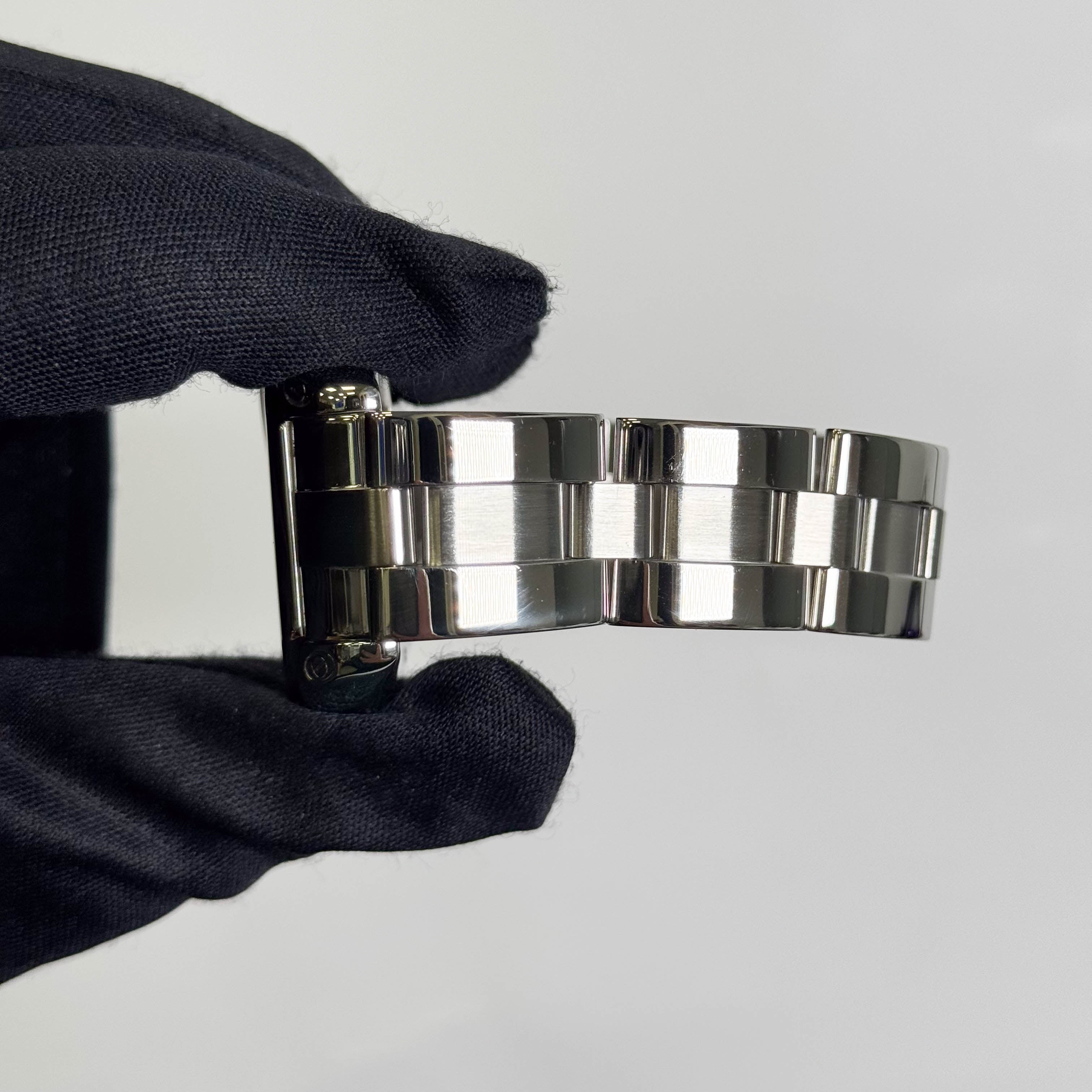 Cartier Roadster 37mm Black Dial Watch Ref# W62041V3 - Happy Jewelers Fine Jewelry Lifetime Warranty