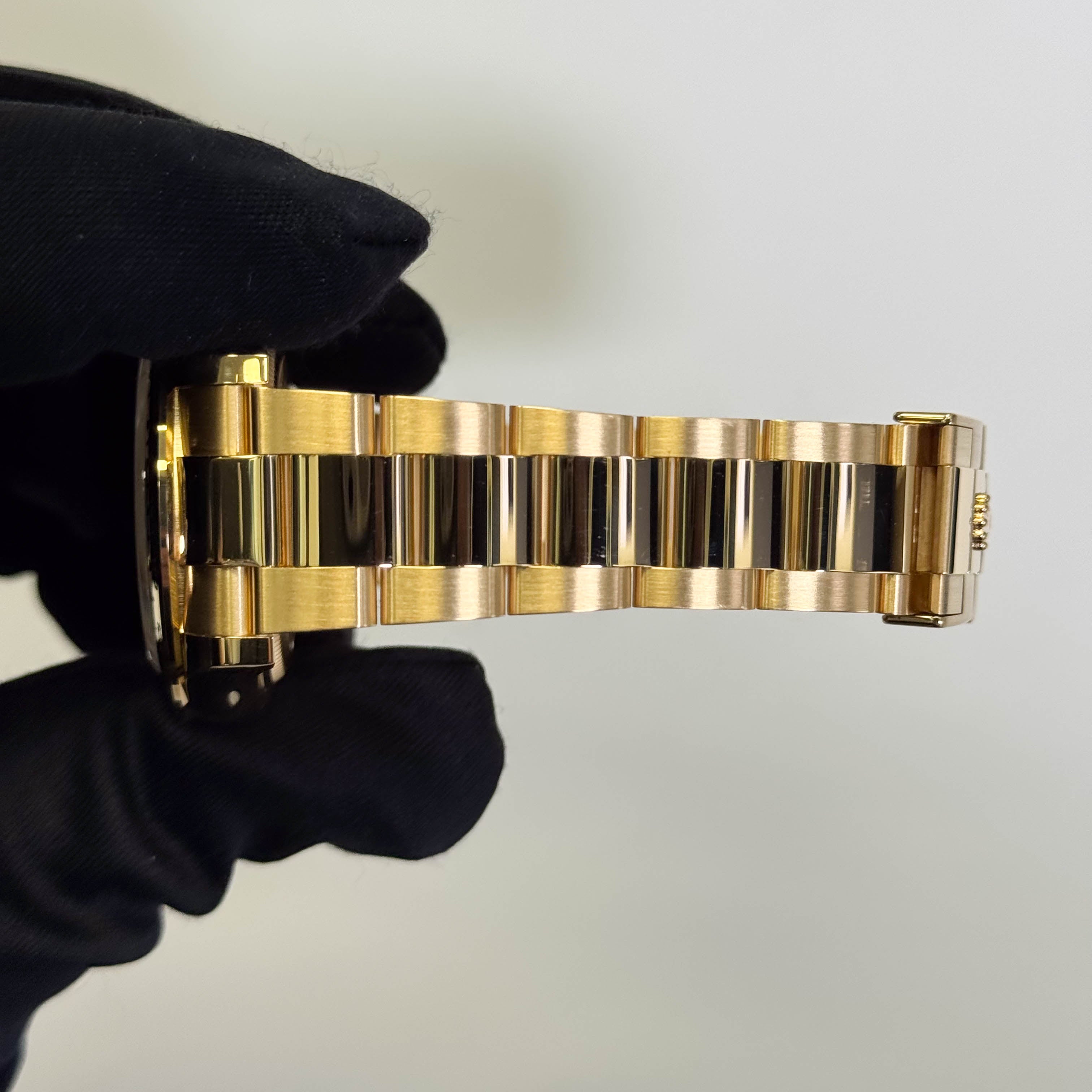 Rolex Daytona 40mm Champagne Dial Watch Ref# 126508 - Happy Jewelers Fine Jewelry Lifetime Warranty