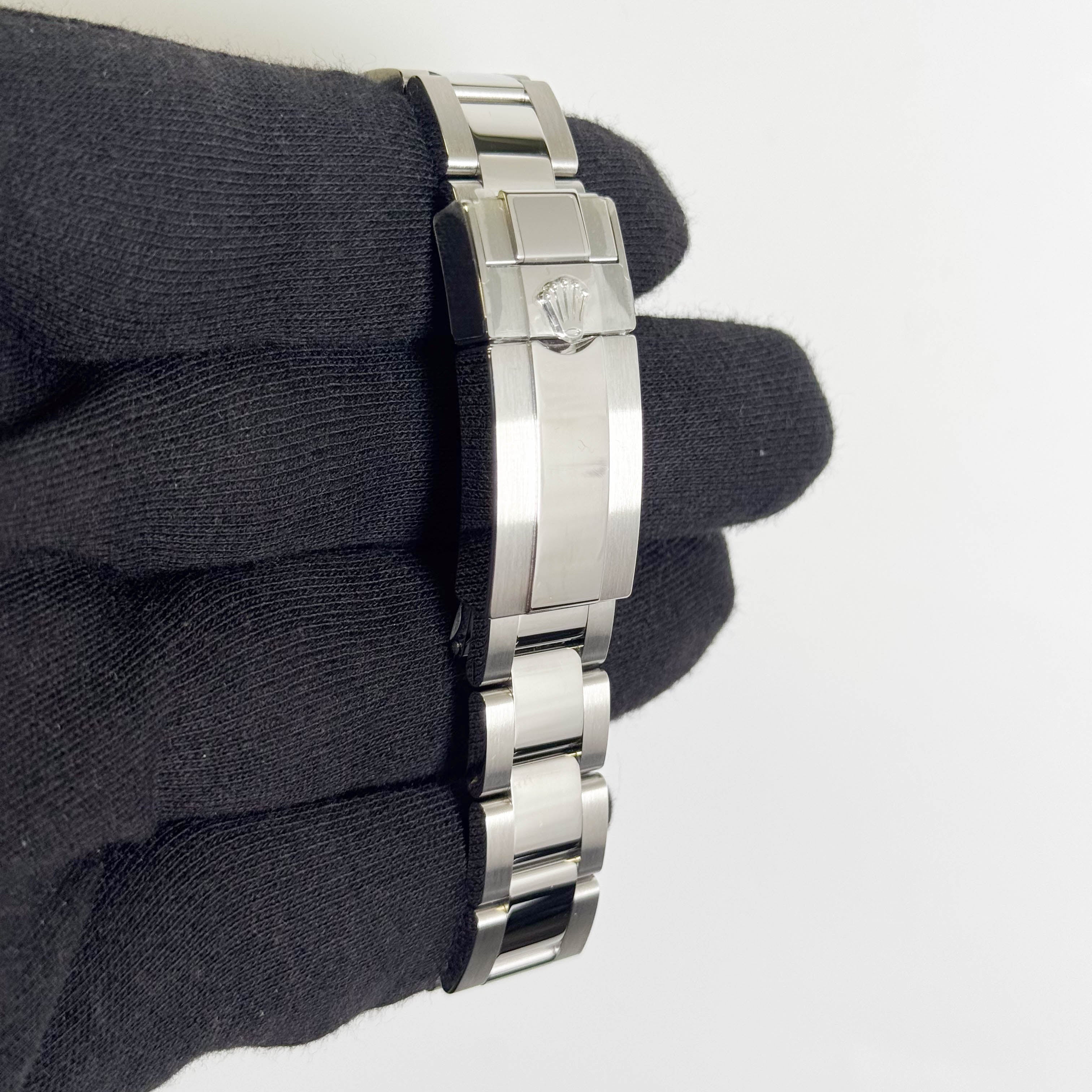 Rolex Yacht-Master 37mm Rhodium Dial Watch Ref# 268622