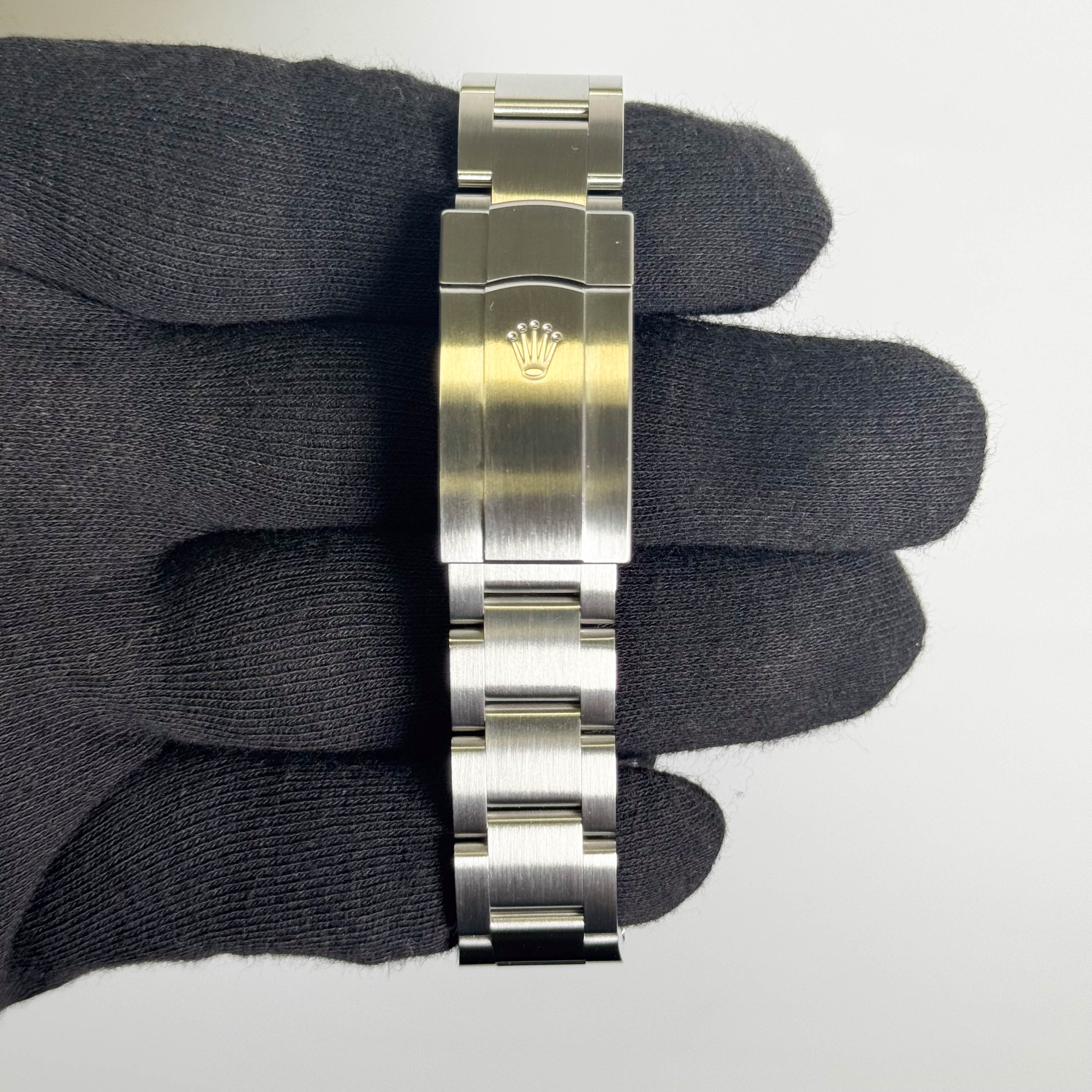 Rolex Oyster Perpetual 36mm Lilac Dial Watch Ref# 126000