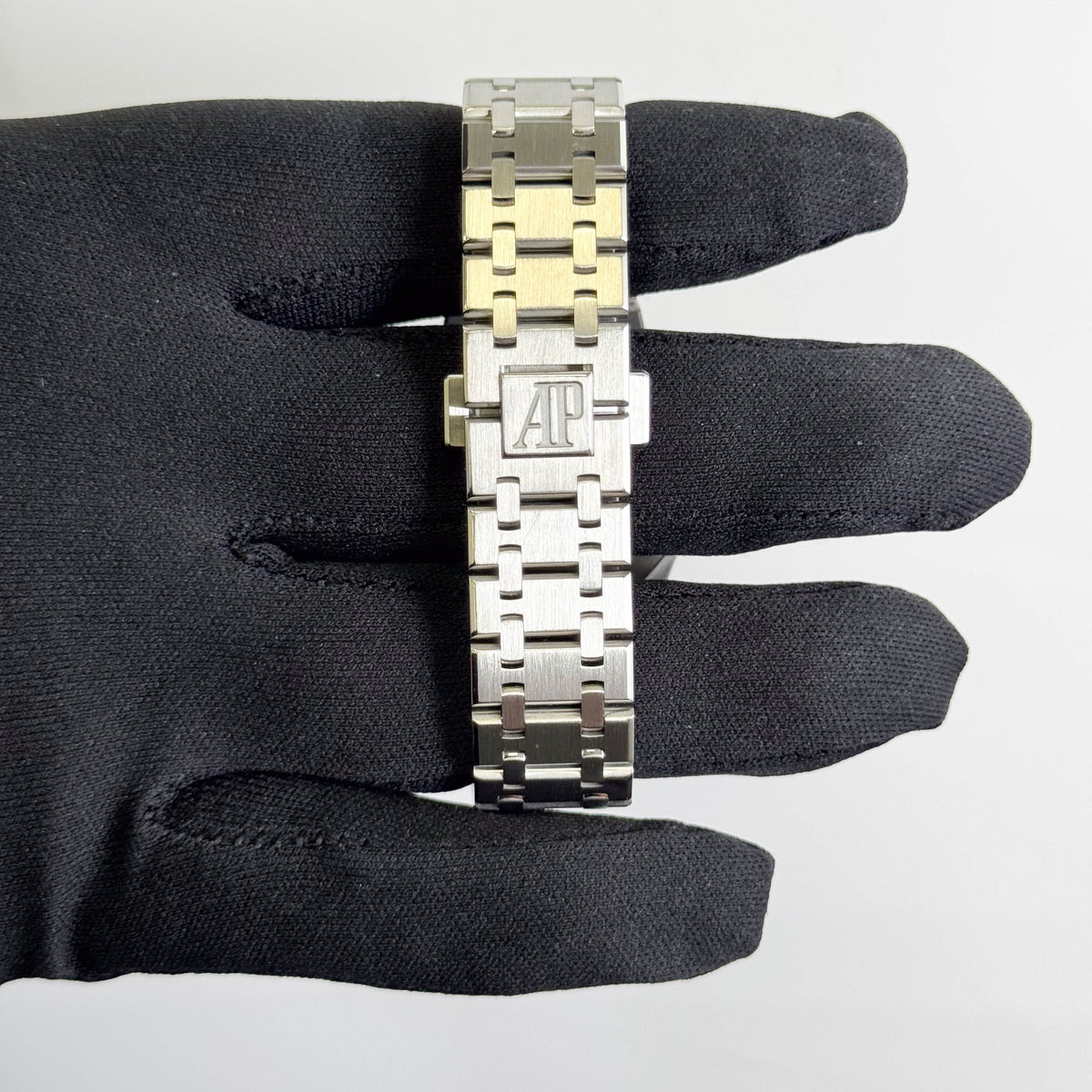 Audemars Piguet Royal Oak 33mm Black Dial Watch Ref# 67651ST.ZZ.D002CR.01