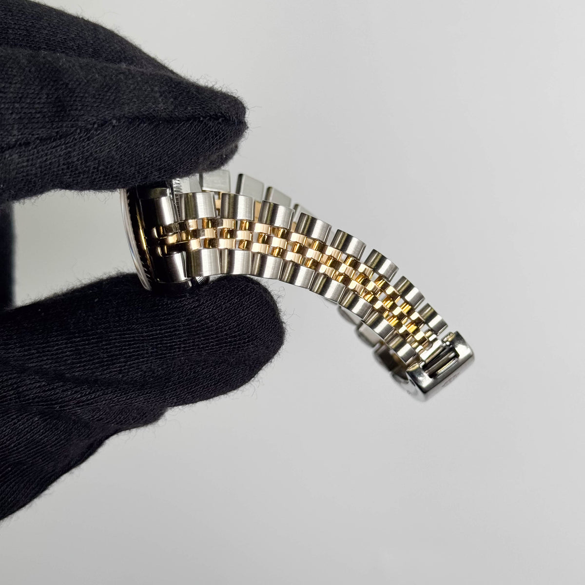 Rolex Datejust 26mm MOP Dial Watch Ref# 69173