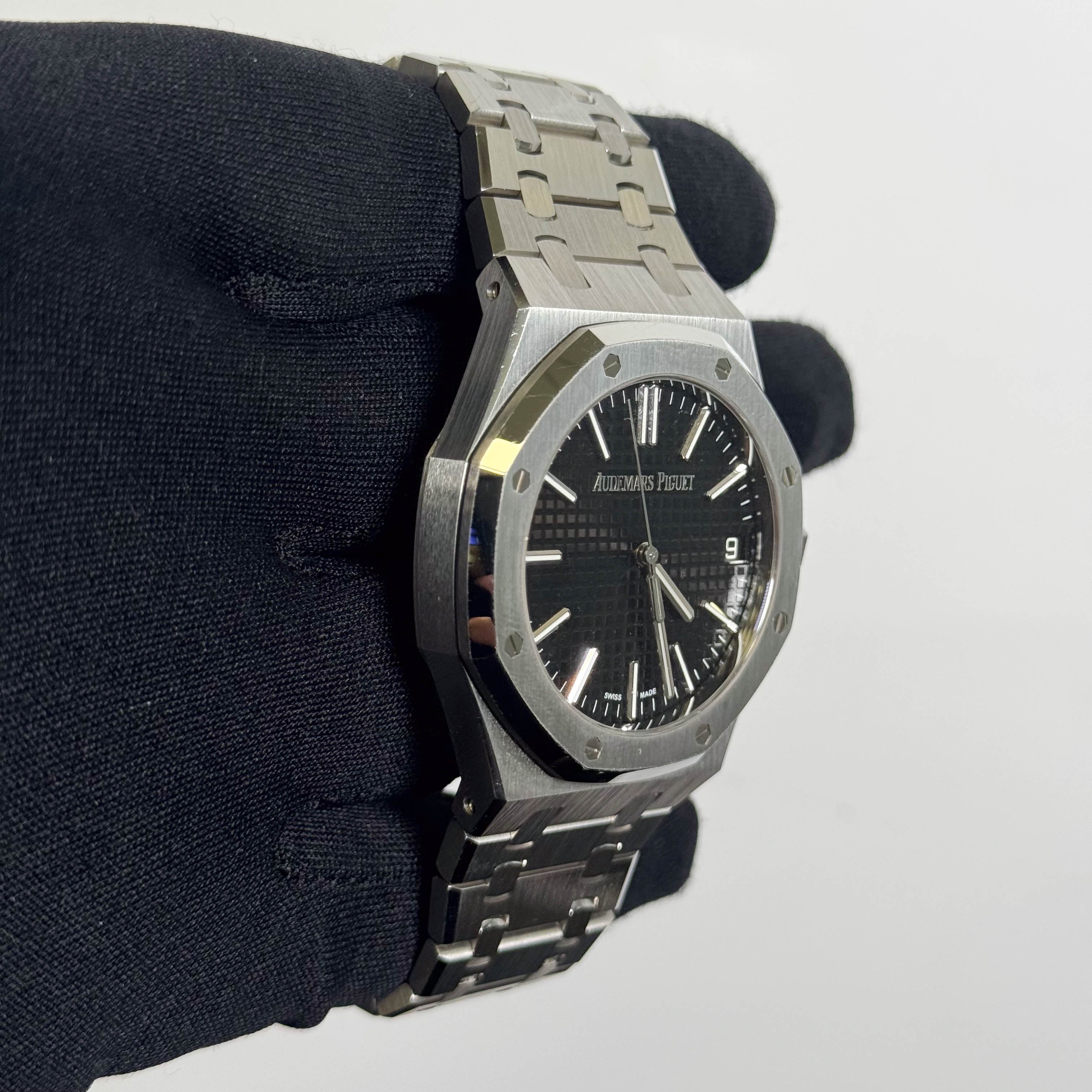 Audemars Piguet Royal Oak 41mm Black Dial Watch Ref# 15510ST.OO.1320ST.07 - Happy Jewelers Fine Jewelry Lifetime Warranty