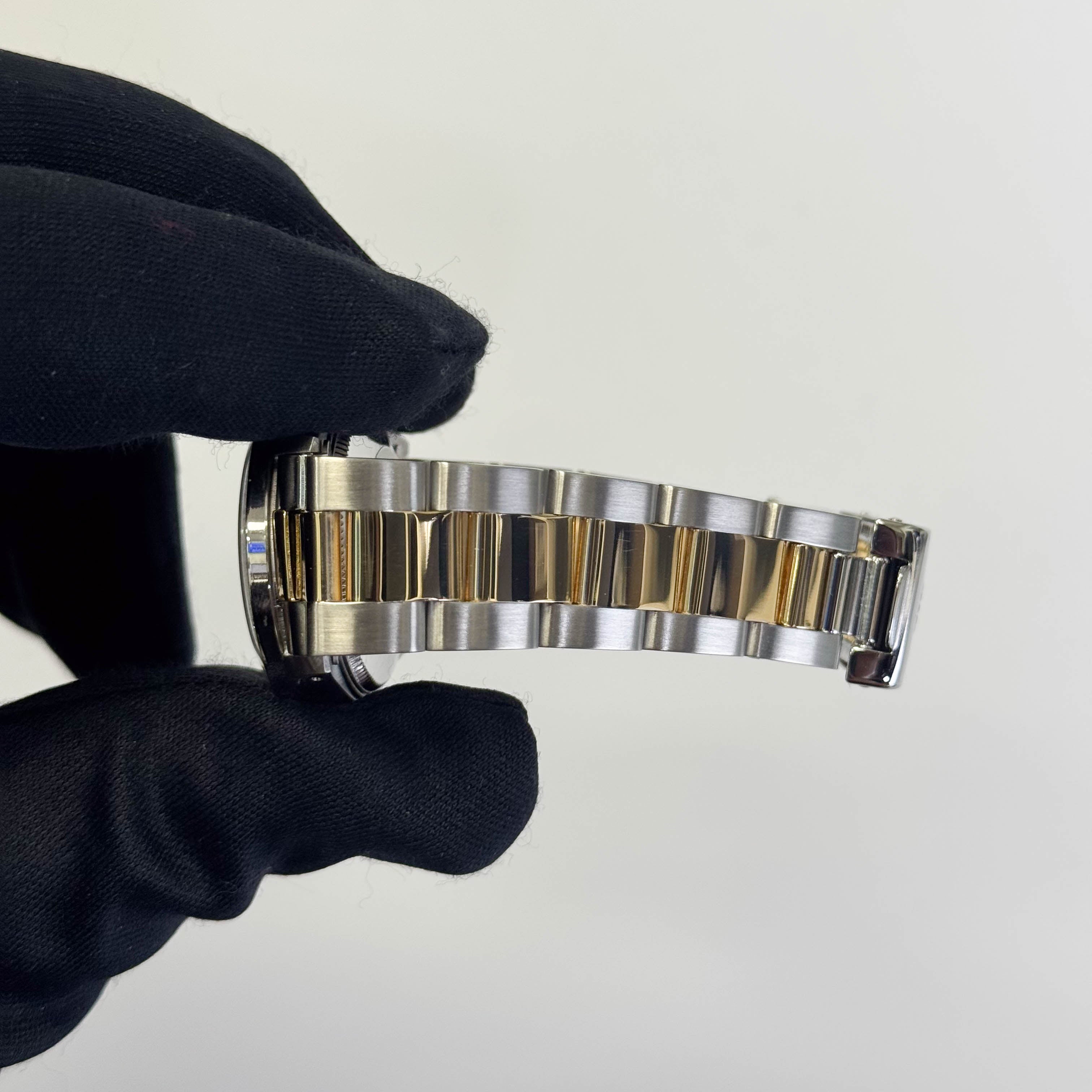 Rolex Datejust 31mm MOP Dial Watch Ref# 68273