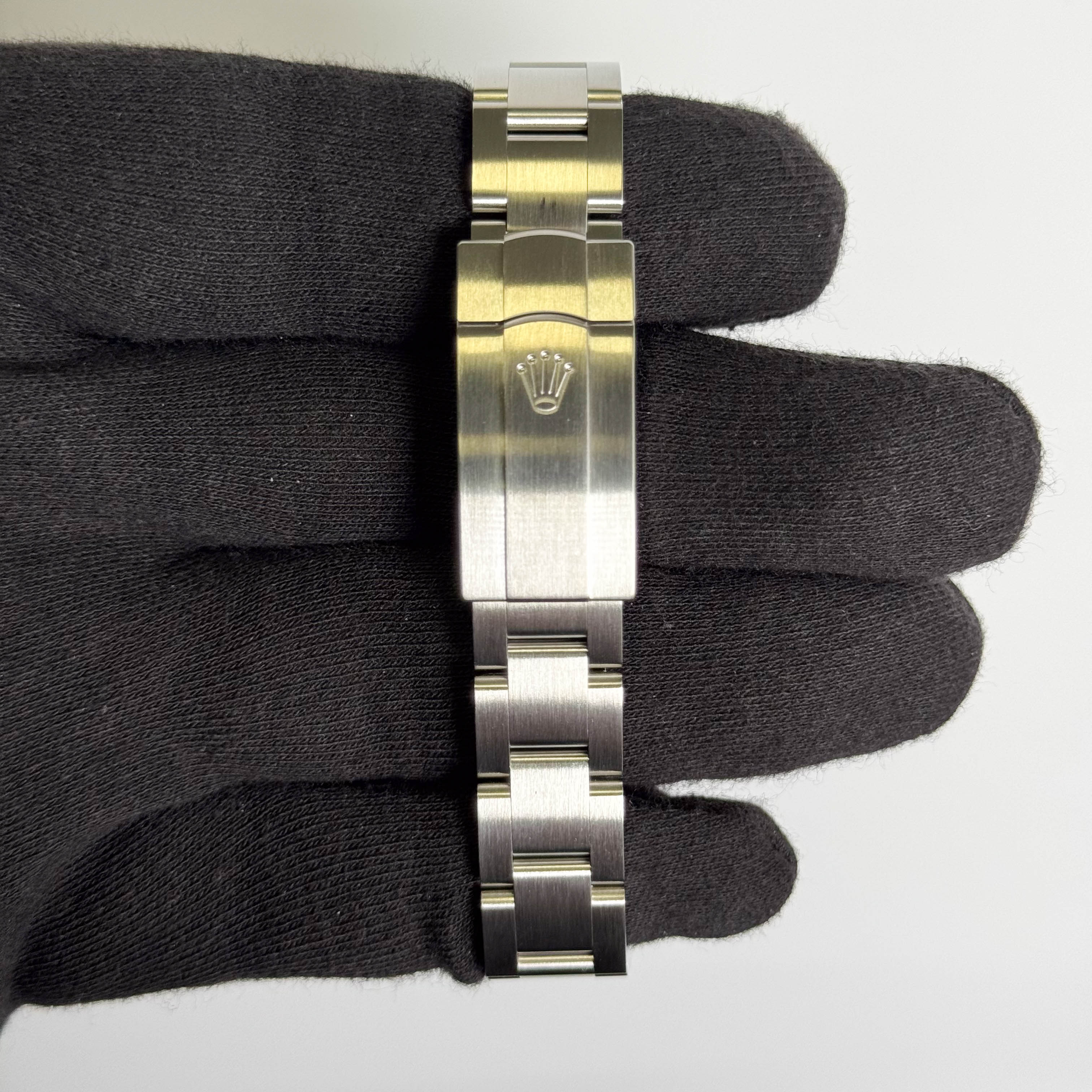 Rolex Oyster Perpetual 31mm Green Dial Watch Ref# 277200