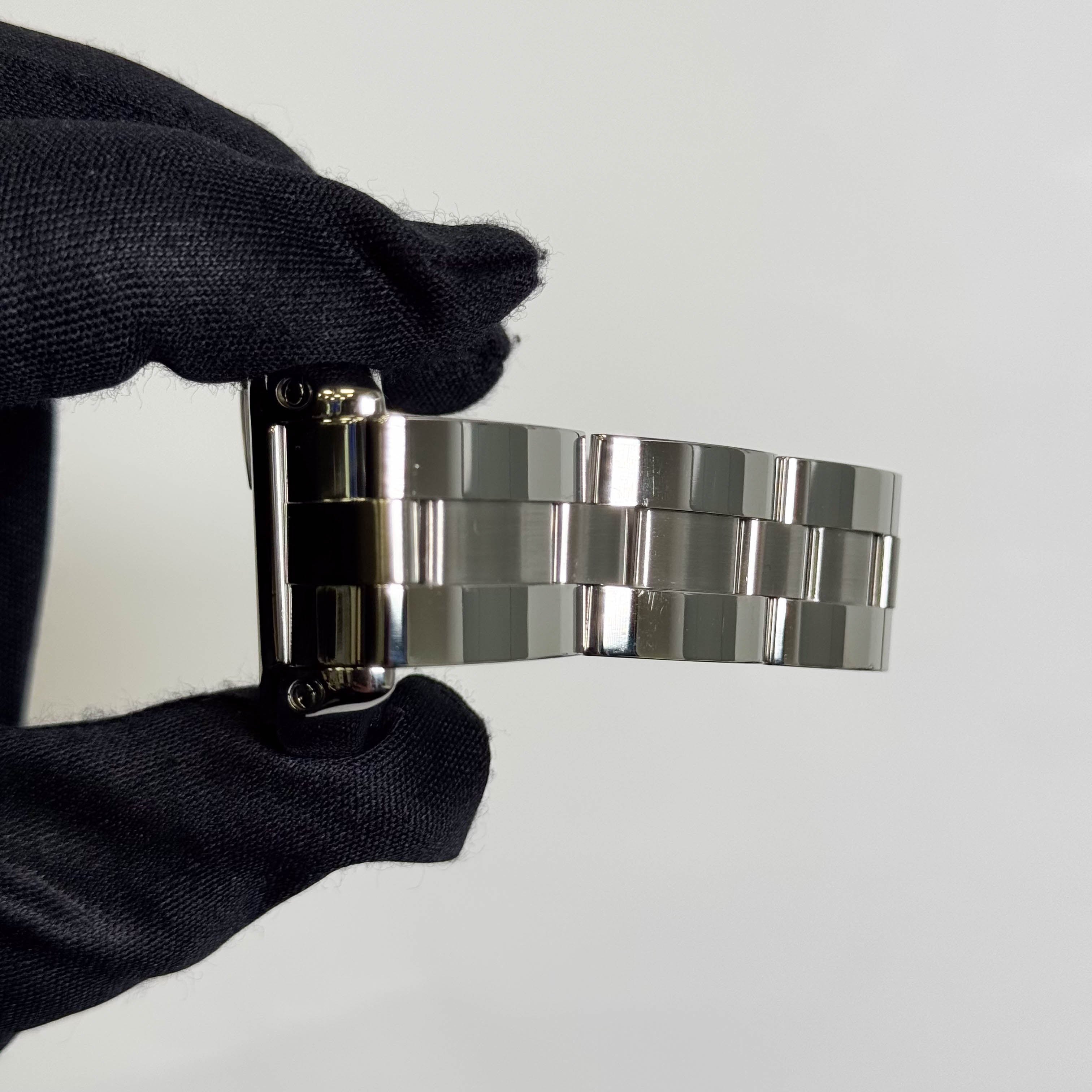 Cartier Roadster Stainless Steel 38mm Silver Dial Watch Ref# W62025V3 - Happy Jewelers Fine Jewelry Lifetime Warranty