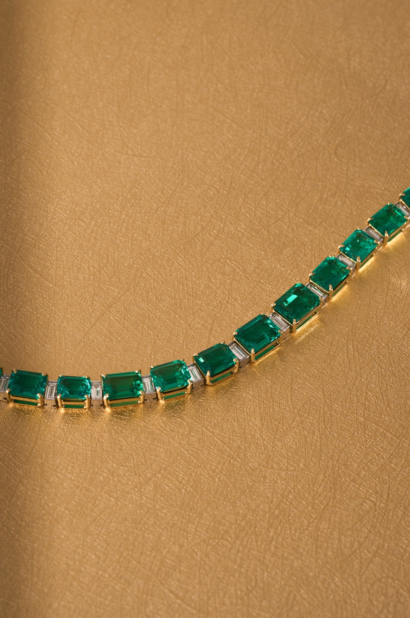 Labgrown Emerald with Baguette Diamond Graduated Fancy Tennis Bracelet - Happy Jewelers Fine Jewelry Lifetime Warranty
