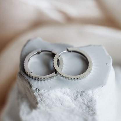 Solid Gold Fluted Hoops - Happy Jewelers Fine Jewelry Lifetime Warranty