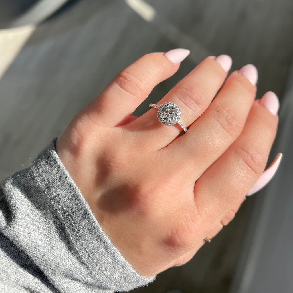 Engagement Ring Wednesday | 0.90 Round H VS2 | Halo Setting - Happy Jewelers Fine Jewelry Lifetime Warranty
