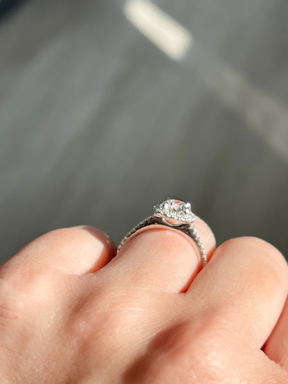 Engagement Ring Wednesday | 0.90 Round H VS2 | Halo Setting - Happy Jewelers Fine Jewelry Lifetime Warranty